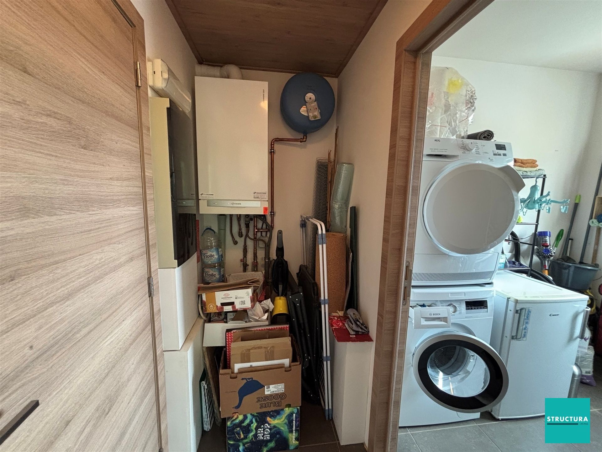 Appartement met twee slaapkamers en terras foto 14