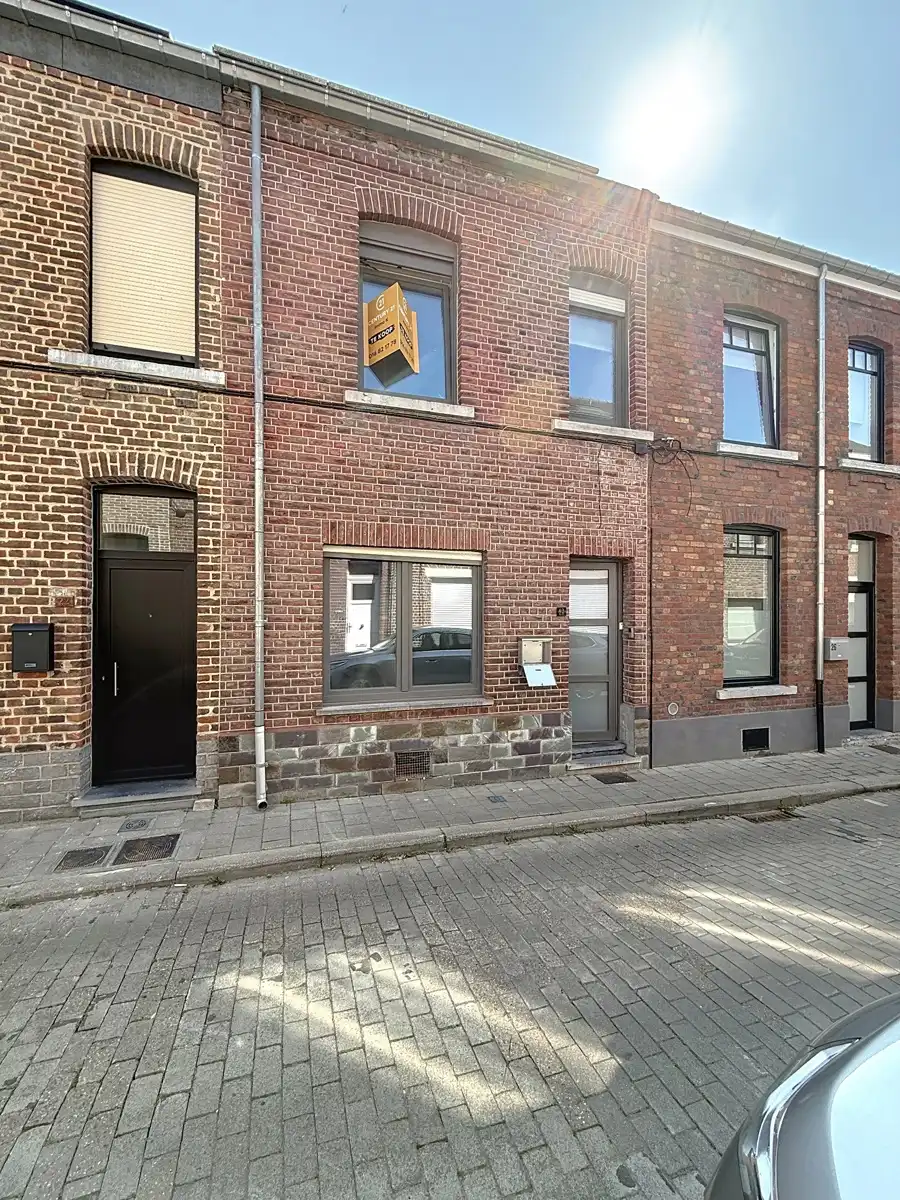Instapklare woning met 3 slpks nabij station Tienen foto {{pictureIndex}}