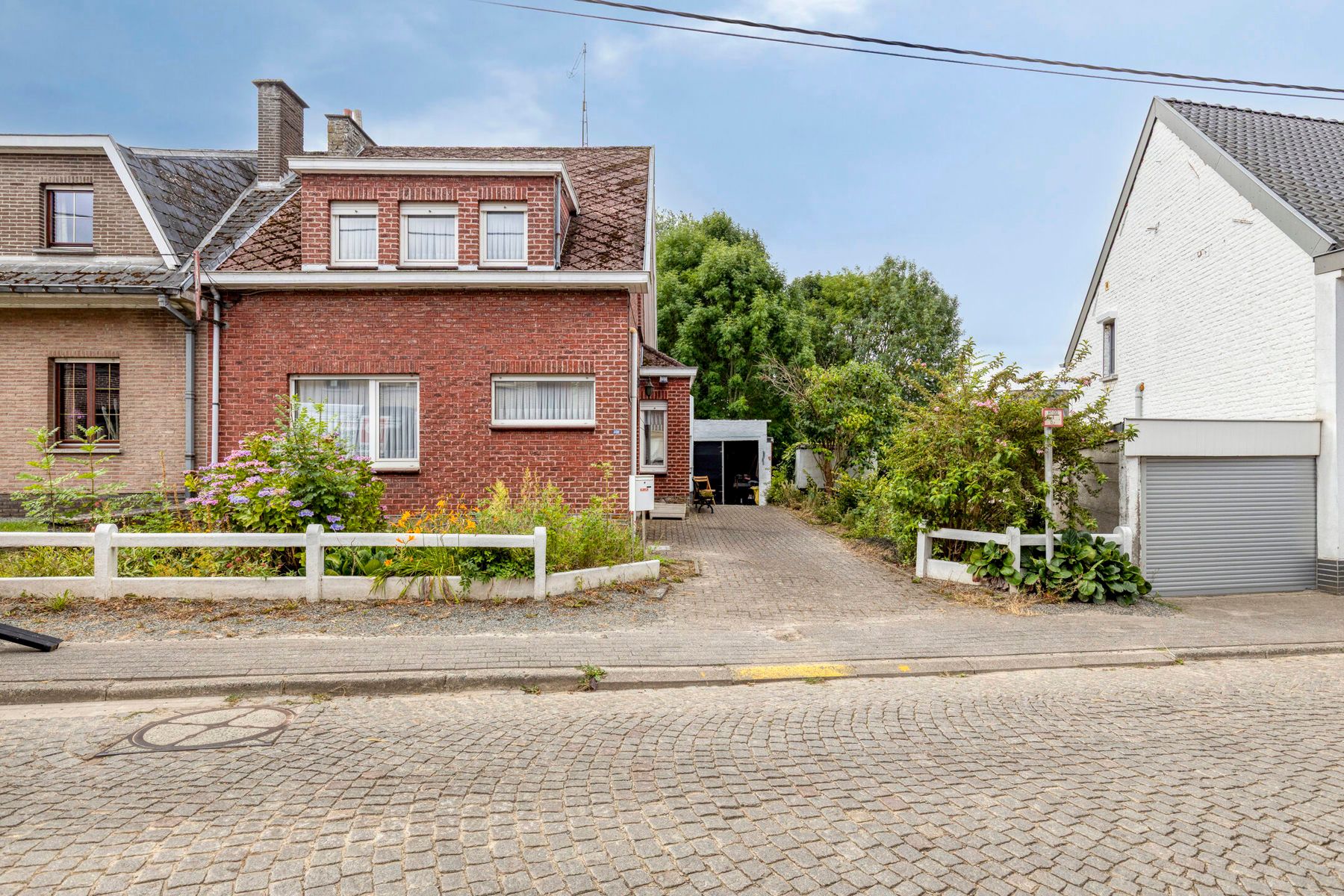 Hoofdfoto van de publicatie: Te renoveren HOB op 9a 38ca met 3 slaapkamers!