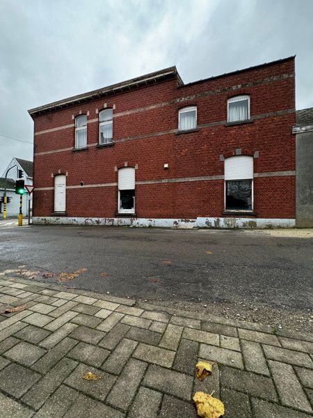 Karaktervol hoekpand met veel mogelijkheden op een perceel van 7are foto 35