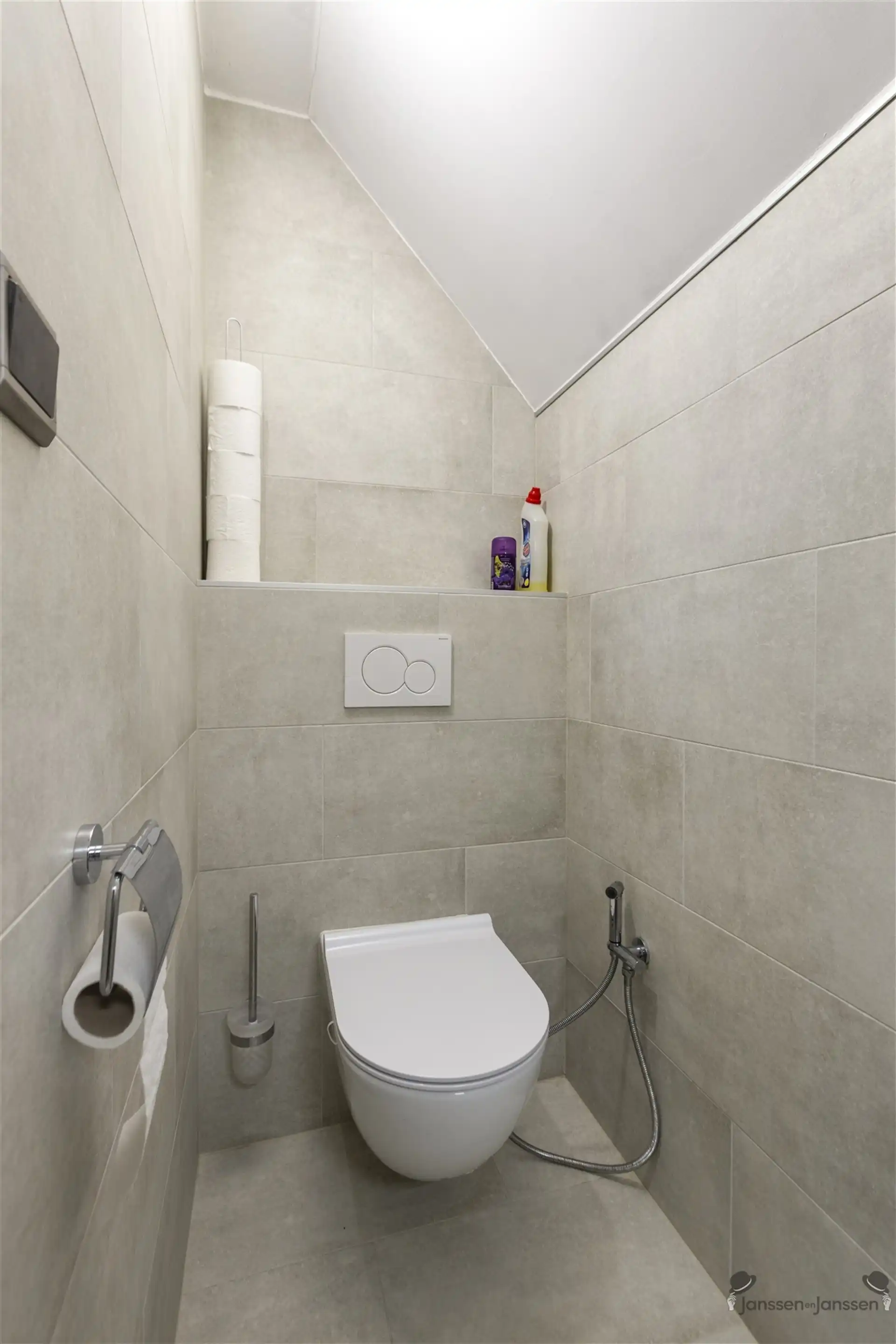 Ruime, goed onderhouden woning met prachtige tuin in Geel foto 16