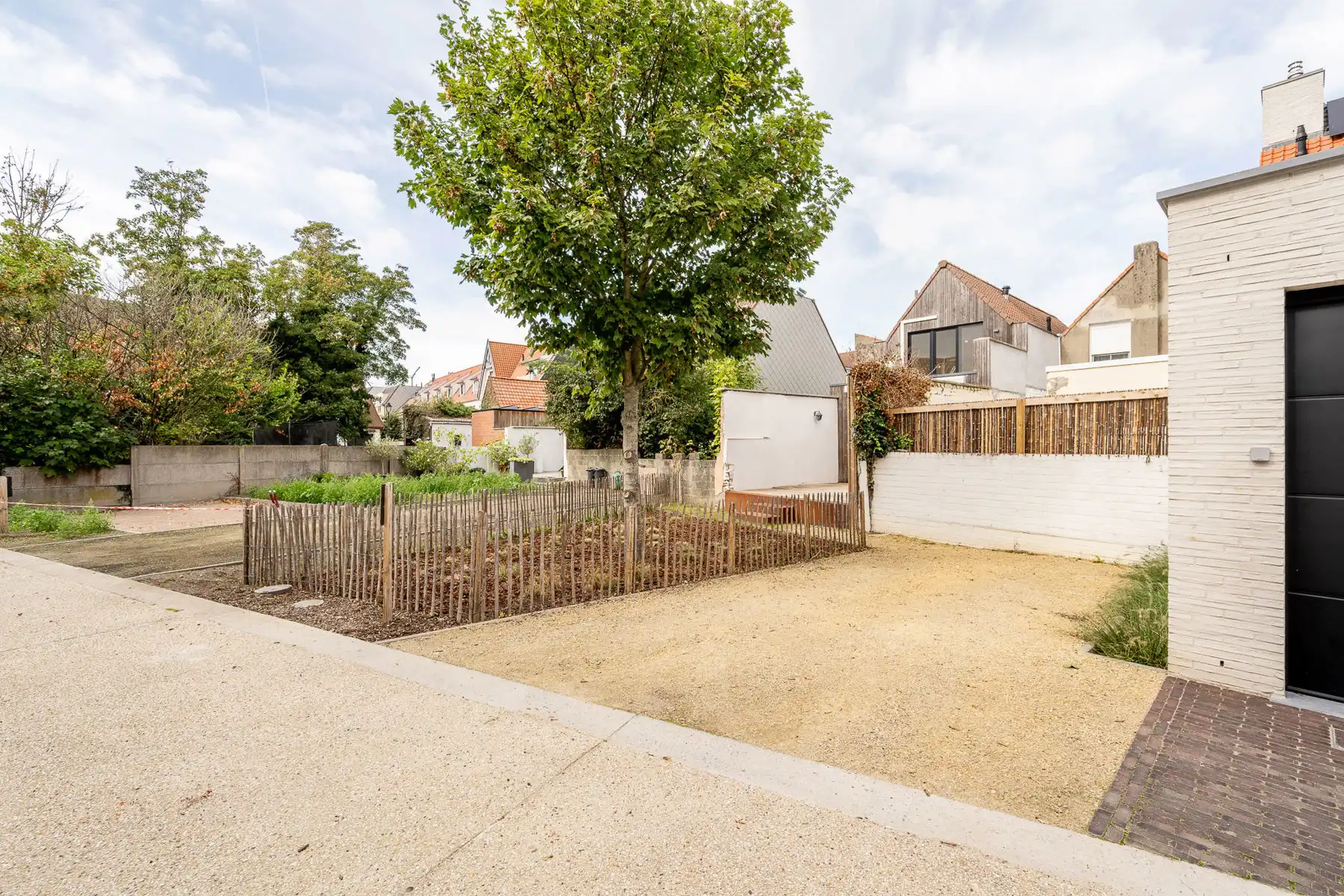 Volledig vernieuwde, gezellige ongemeubelde woning foto 8