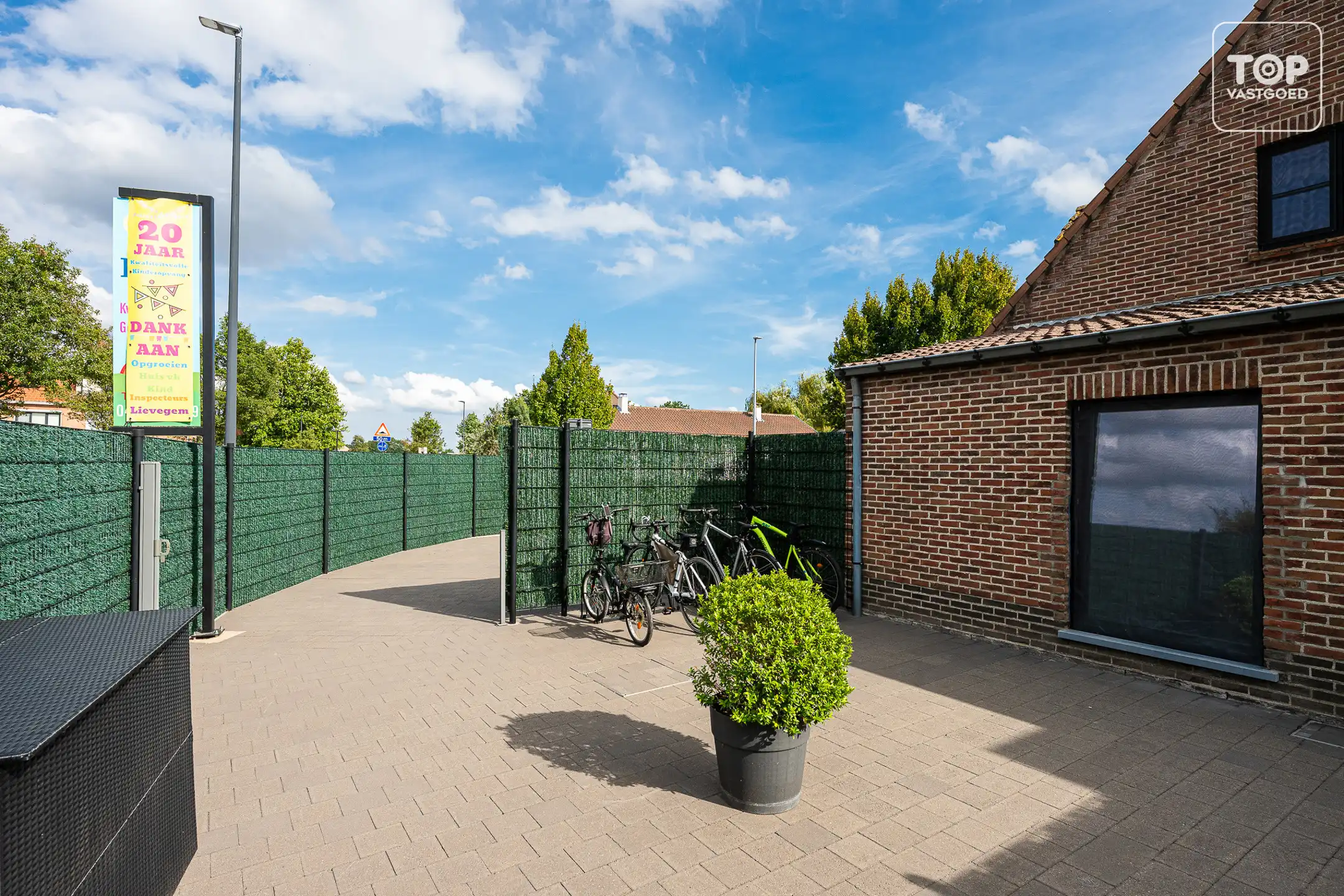 Alleenstaande woning met 4 slaapkamers en zwembad foto 23