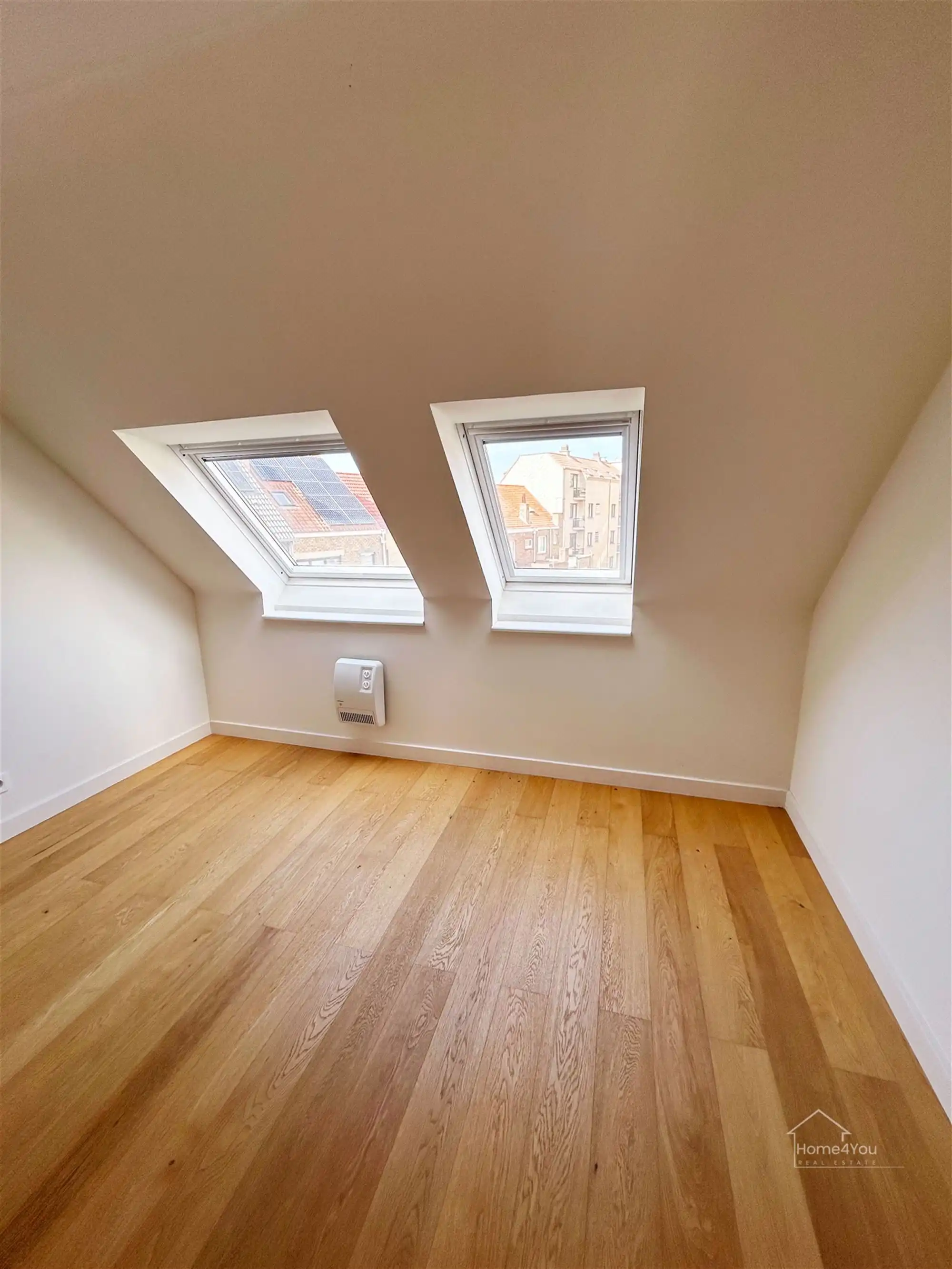 Bemeubeld duplexappartement in hartje Oostende te huur! foto 10