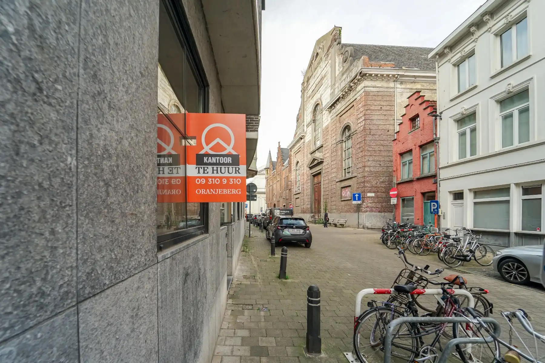 All-in polyvalente ruimte met gemeenschappelijke keuken foto {{pictureIndex}}