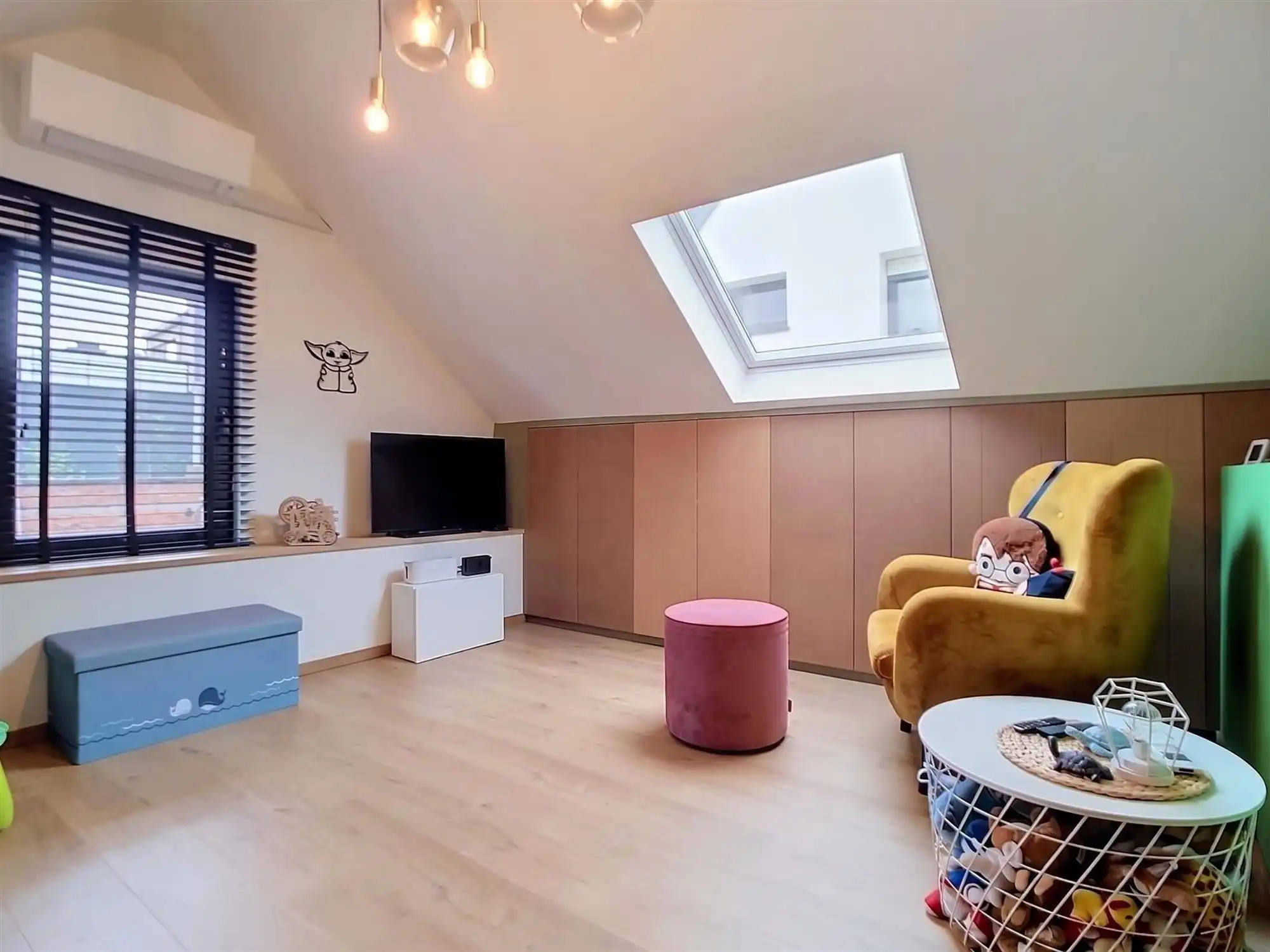 Ruime gerenoveerde gezinswoning met 4 slaapkamers foto 19