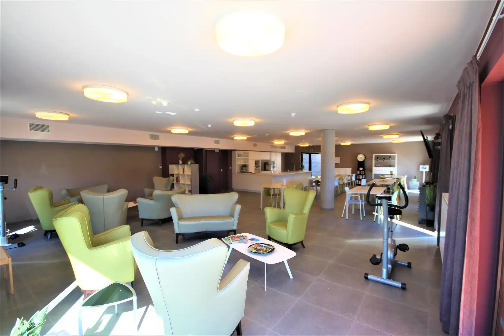 Rustig en energiezuinige Assistentiewoning, met terras en zeezicht.  foto 13