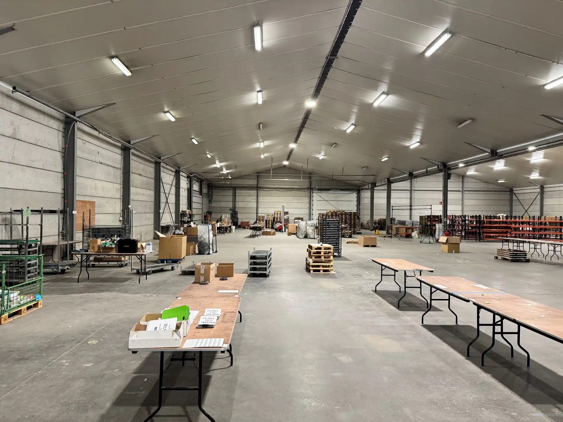 Loods met burelen te huur te Koekelare  foto 7