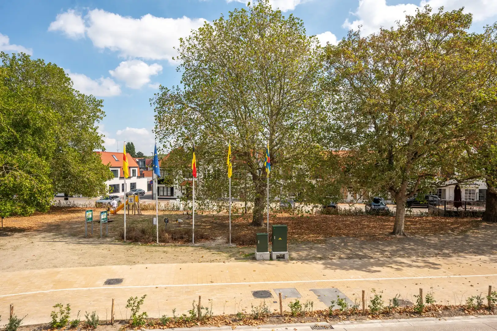 Recente woning aan het karaktervolle Oosthoekplein. foto 27