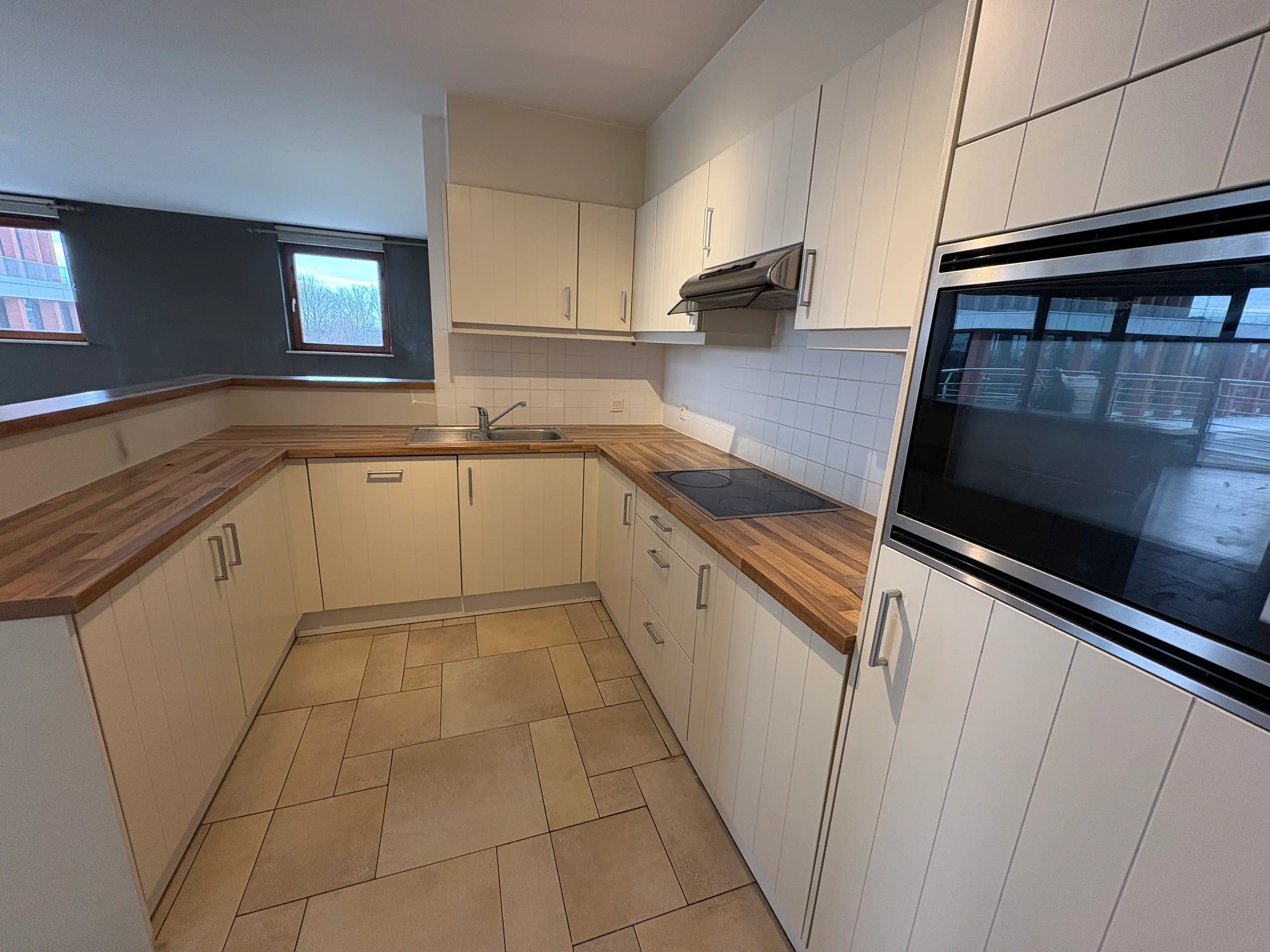 Heel ruim appartement met drie slaapkamers en twee terrassen te Zeebrugge. Mooi uitzicht op de Haven. foto 7