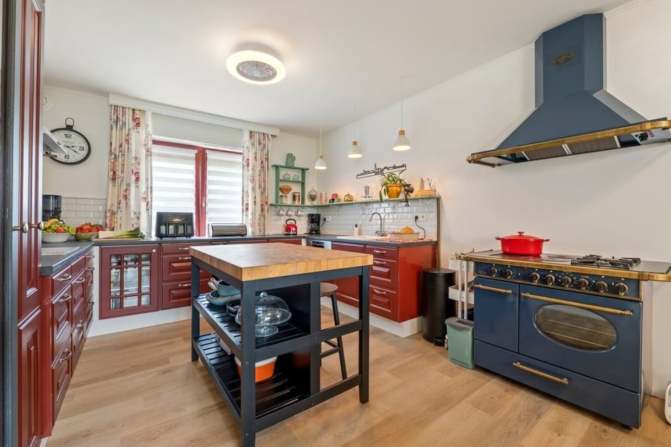 INSTAPKLARE WONING MET 4 SLAAPKAMERS EN 2 BADKAMERS OP EEN GOEDE LOCATIE foto 5
