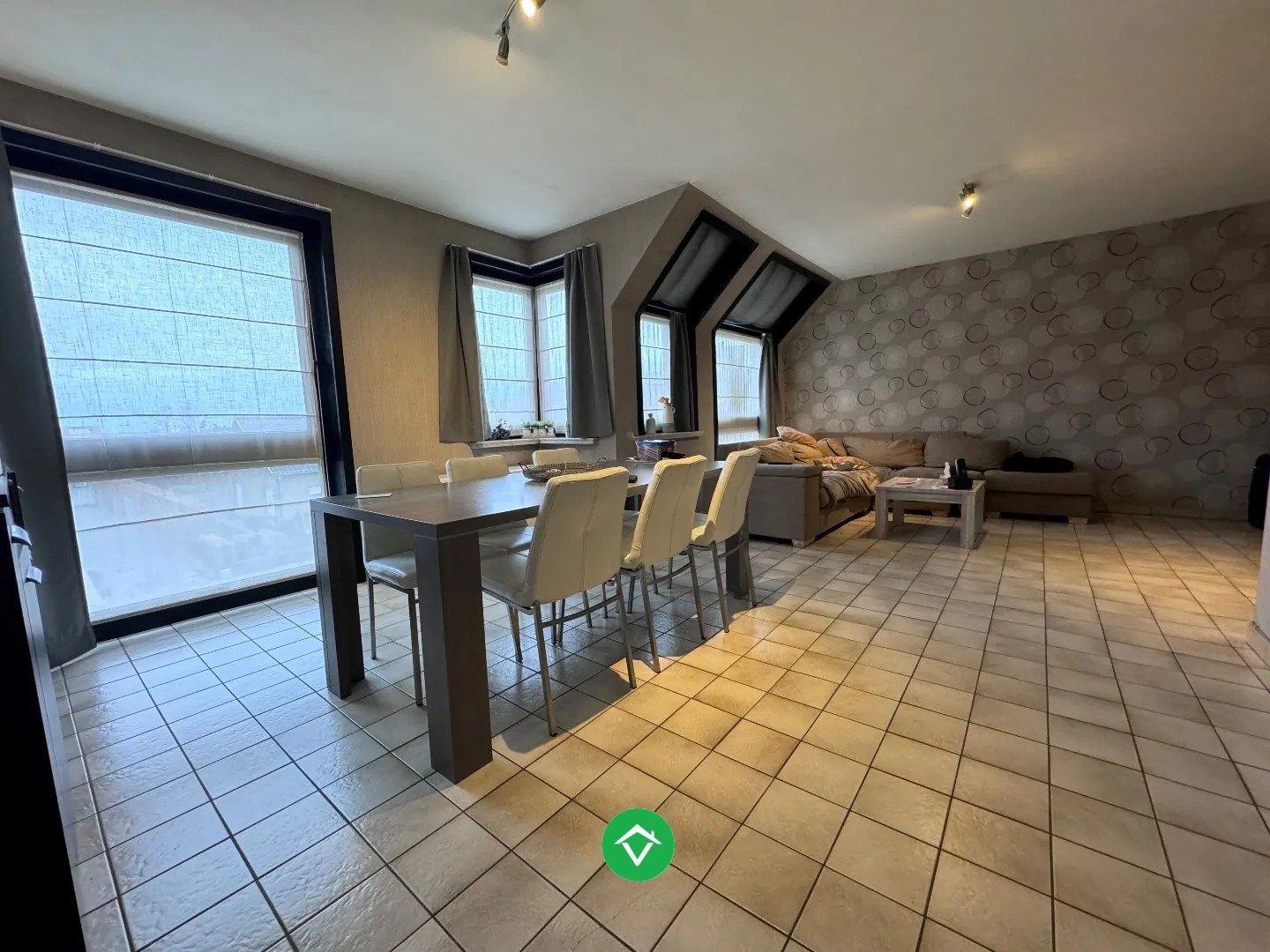 Appartement met 2 slaapkamers en ruim terras te Koekelare foto 5