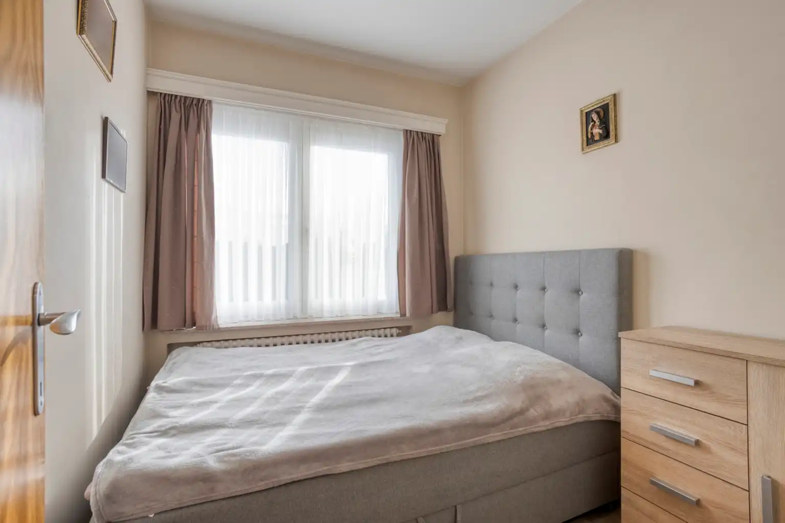 Gerenoveerde bel-étage woning met garage foto 24