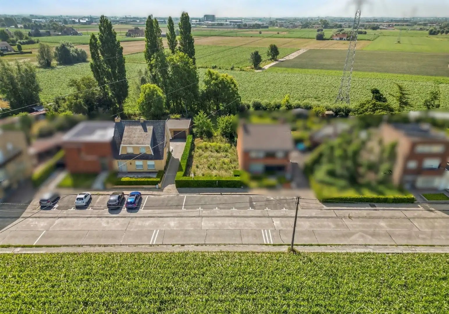 Grote woning op 675 m² met dubbele garage, landelijk zicht en zoveel meer. foto 14