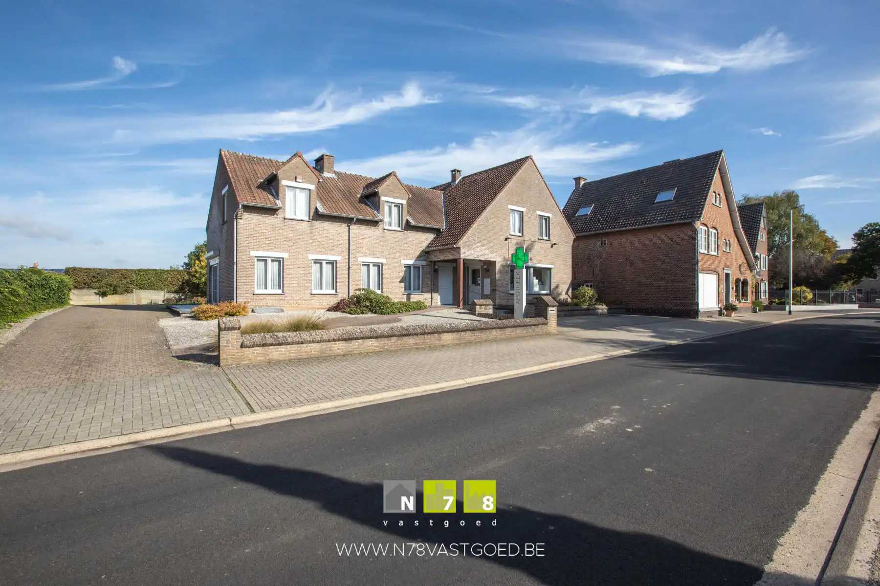 Commercieel te koop foto {{pictureIndex}}