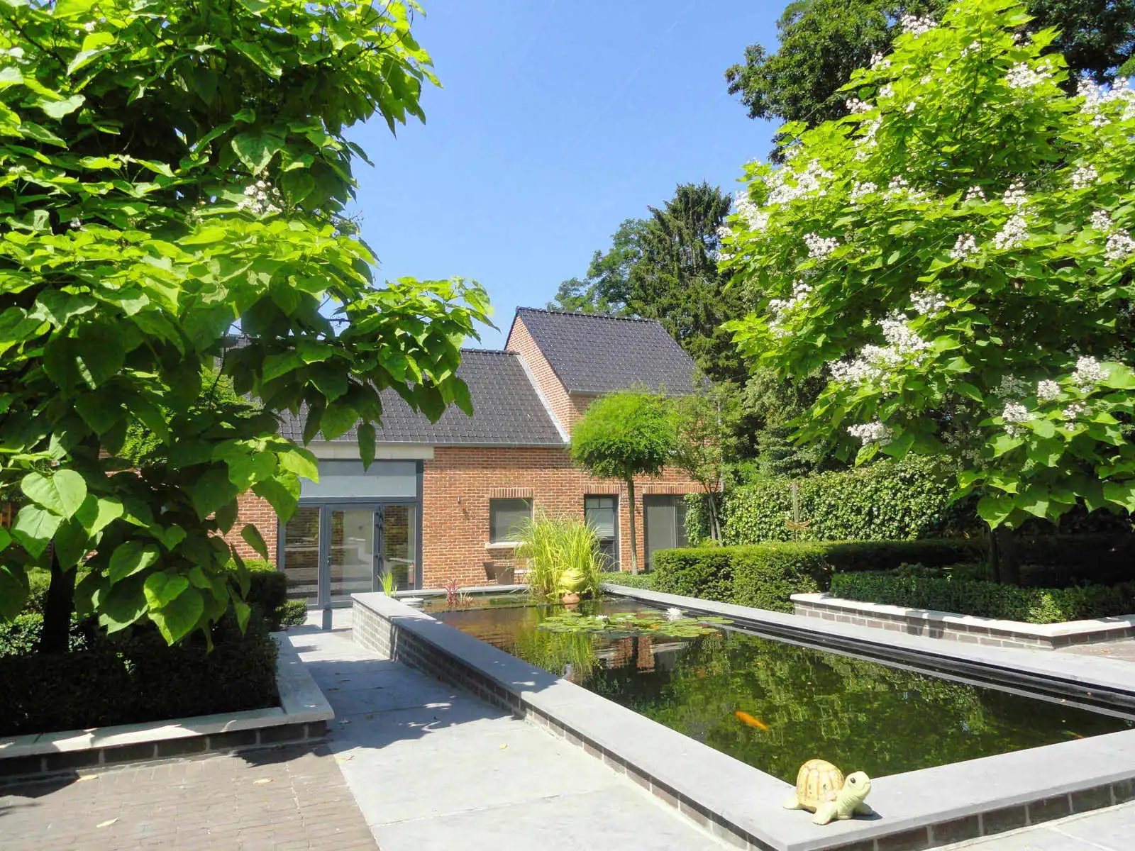 Commerciële ruimte te koop foto {{pictureIndex}}