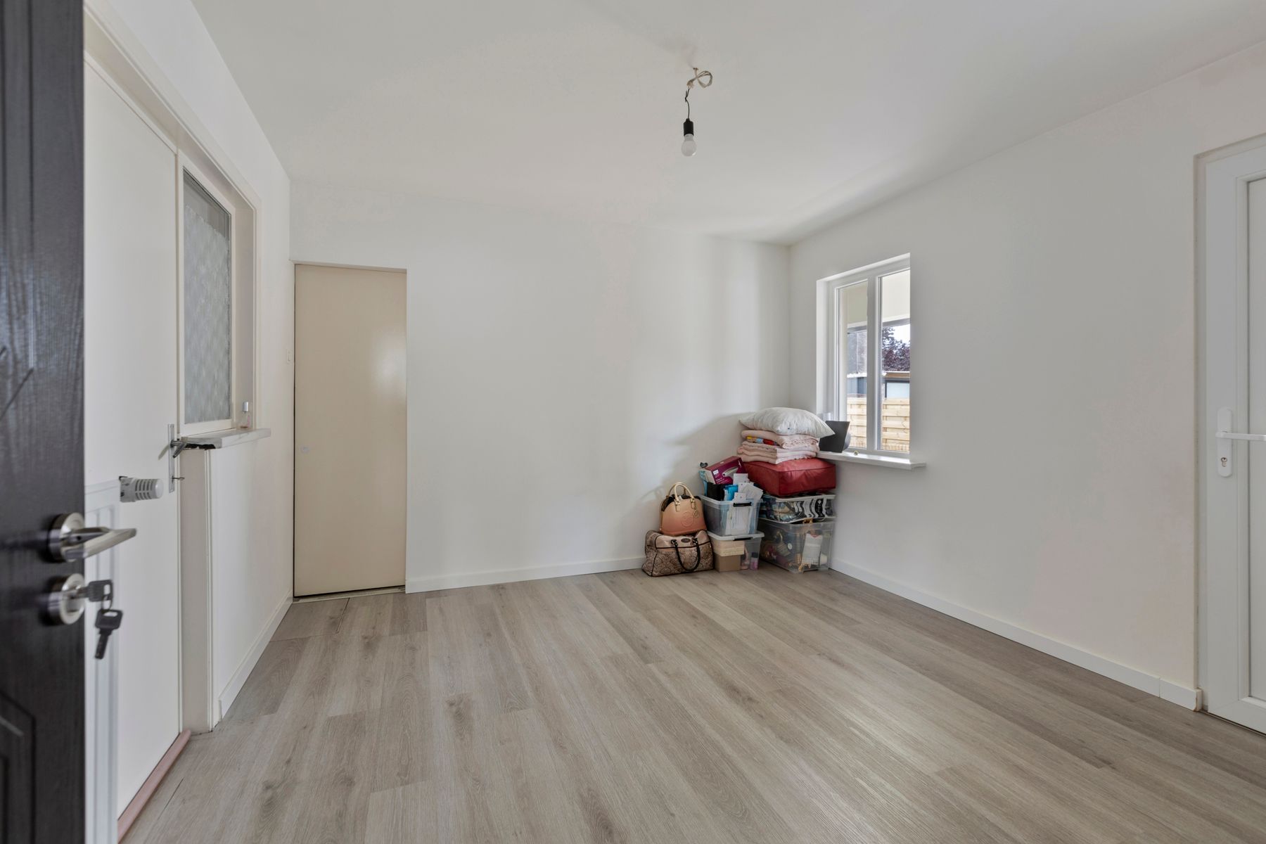 Gerenoveerde woning met drie slaapkamers foto 14