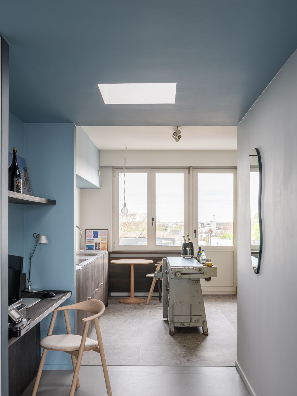 Omgeving Sint-Pietersstation. Stijlvol en architecturaal gerenoveerd appartement met 2 volwaardige slaapkamers, privatieve staanplaats en een zonnig terras. foto 6