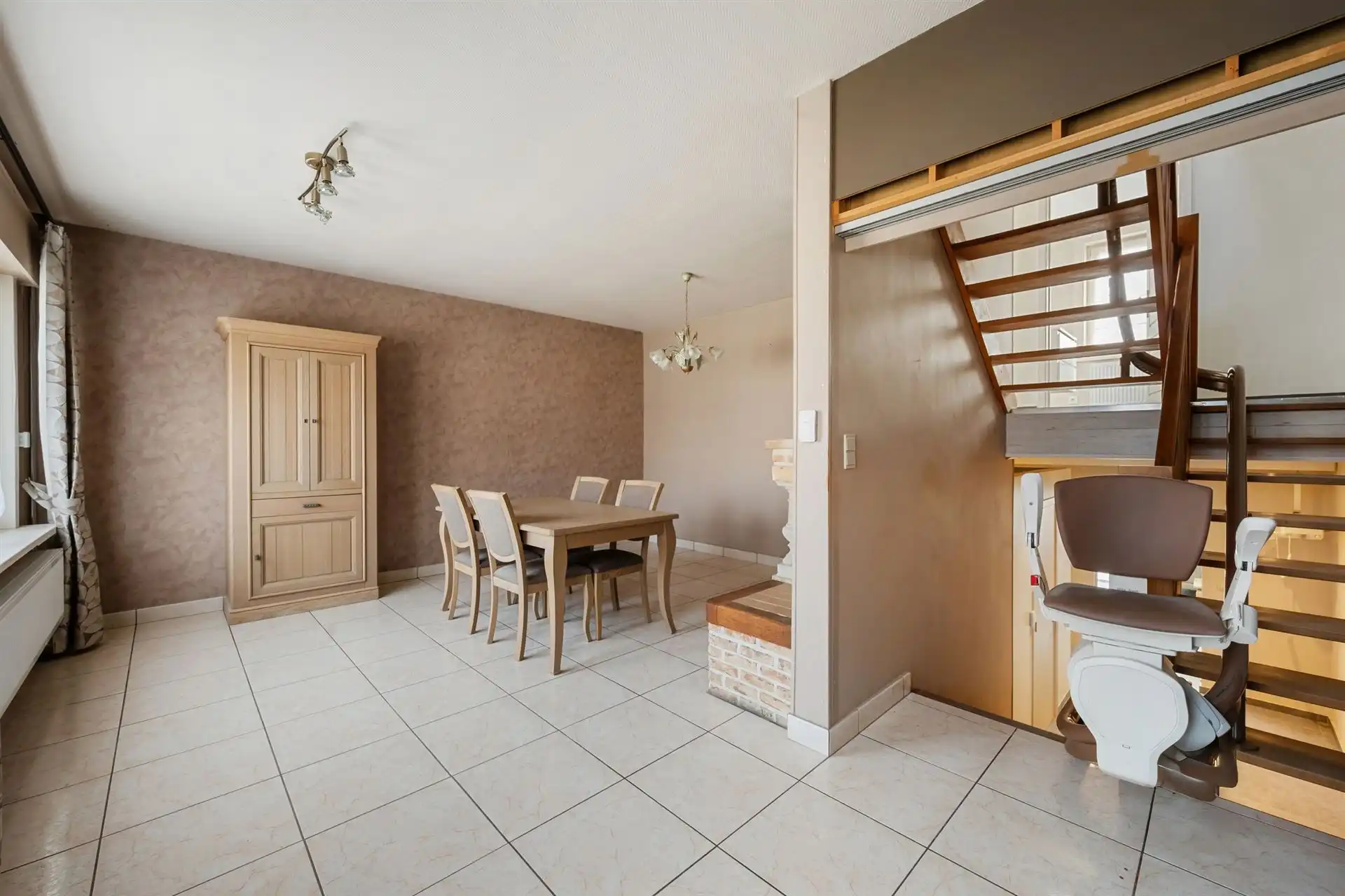Ruime instapklare woning met 4 slpk, garage en tuin in Heule foto 15
