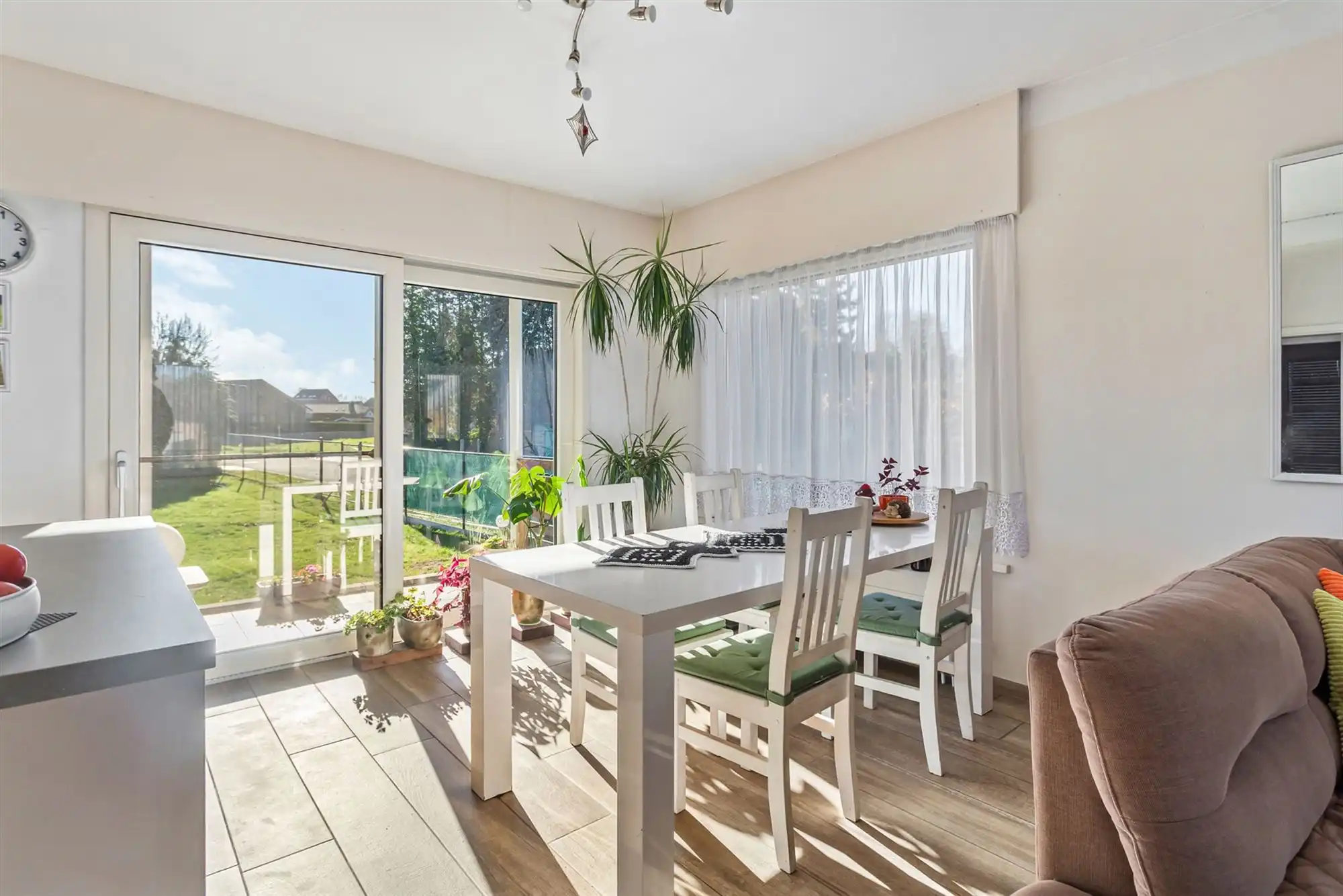 VOLLEDIG GERENOVEERDE, PERFECT INSTAPKLARE WONING OP MOOI PERCEEL! foto 8