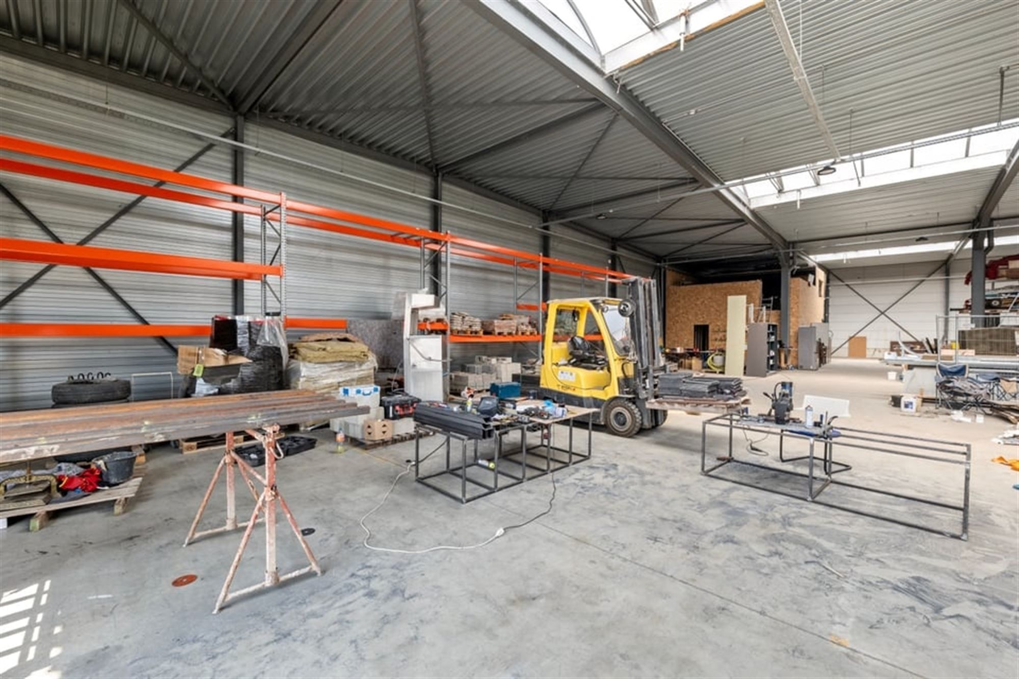 RUIME LOODS VAN 846M² IN SINT-TRUIDEN  foto 16