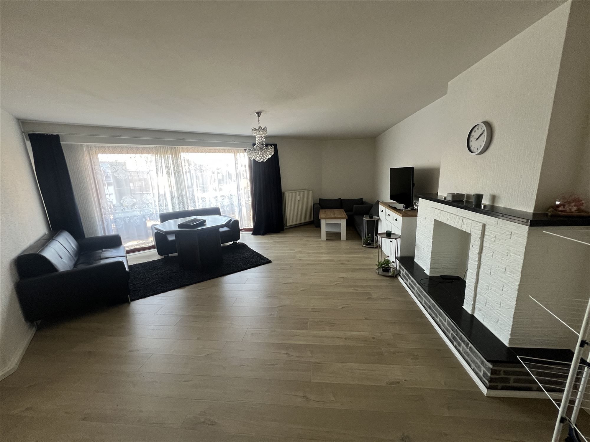Ruim, comfortabel appartement met garage. foto 7