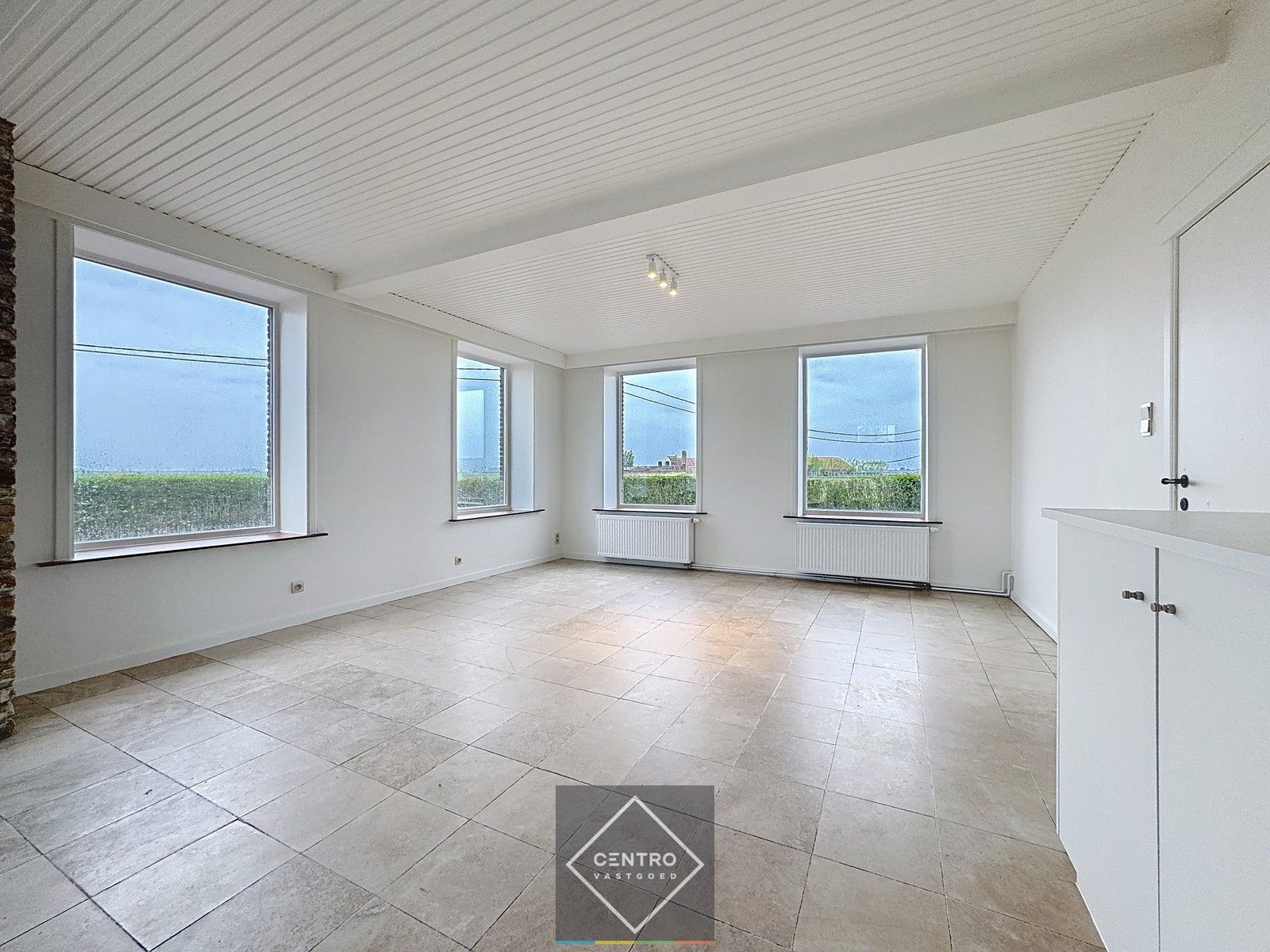 Landelijk gelegen woning met 4 slpks, bureel én garage! foto 4