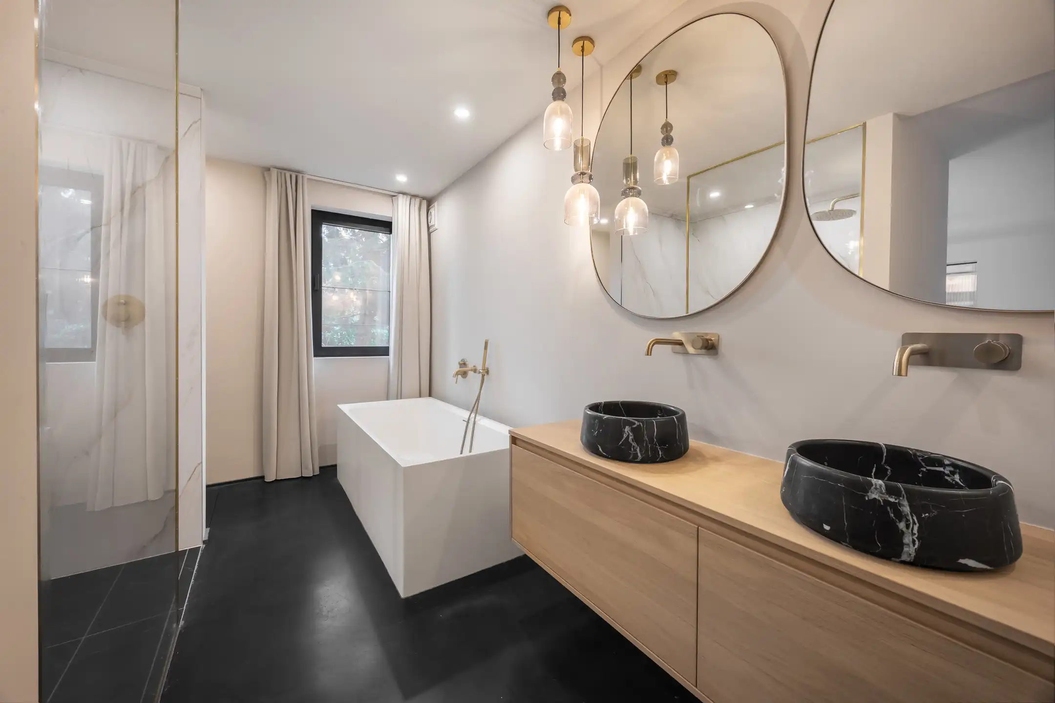 Een designparel in het groen met prachtige buiten bar foto 26