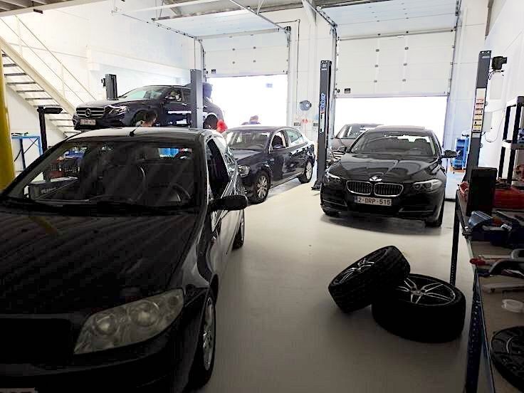 Instapklare KMO-unit (190m²) met tussenverdieping (60m²) en 2 voorbehouden parkeerplaatsen te koop in Middelkerke foto 6