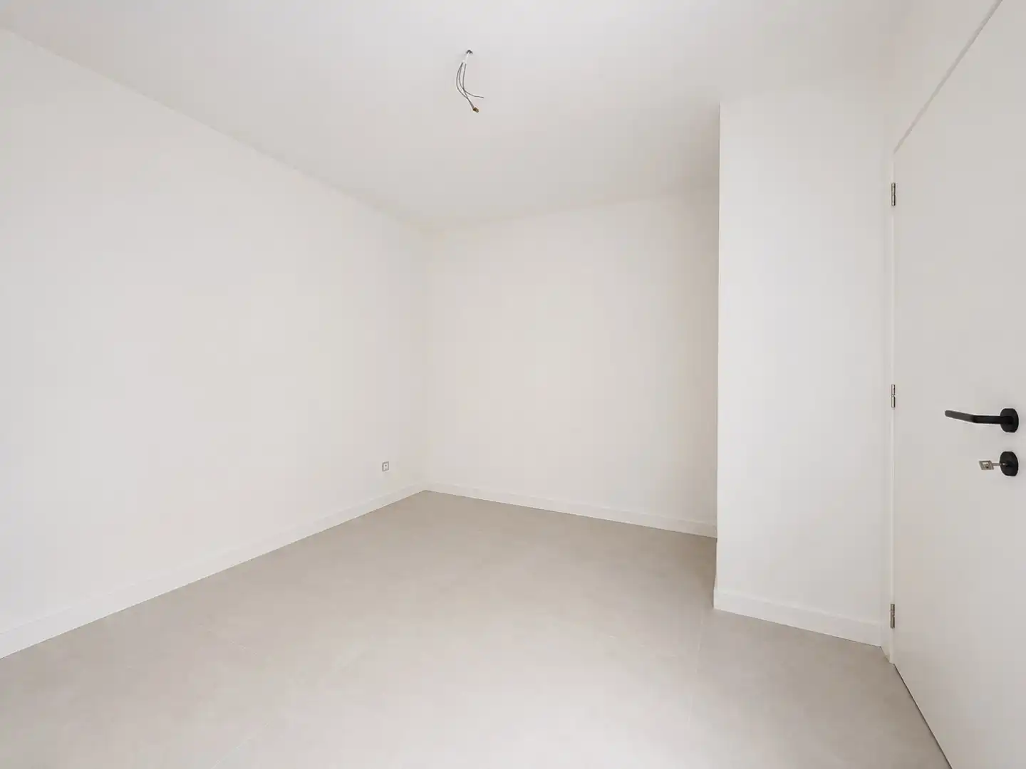 Interessante investeringsopportuniteit – 2 gerenoveerde appartementen! foto 11