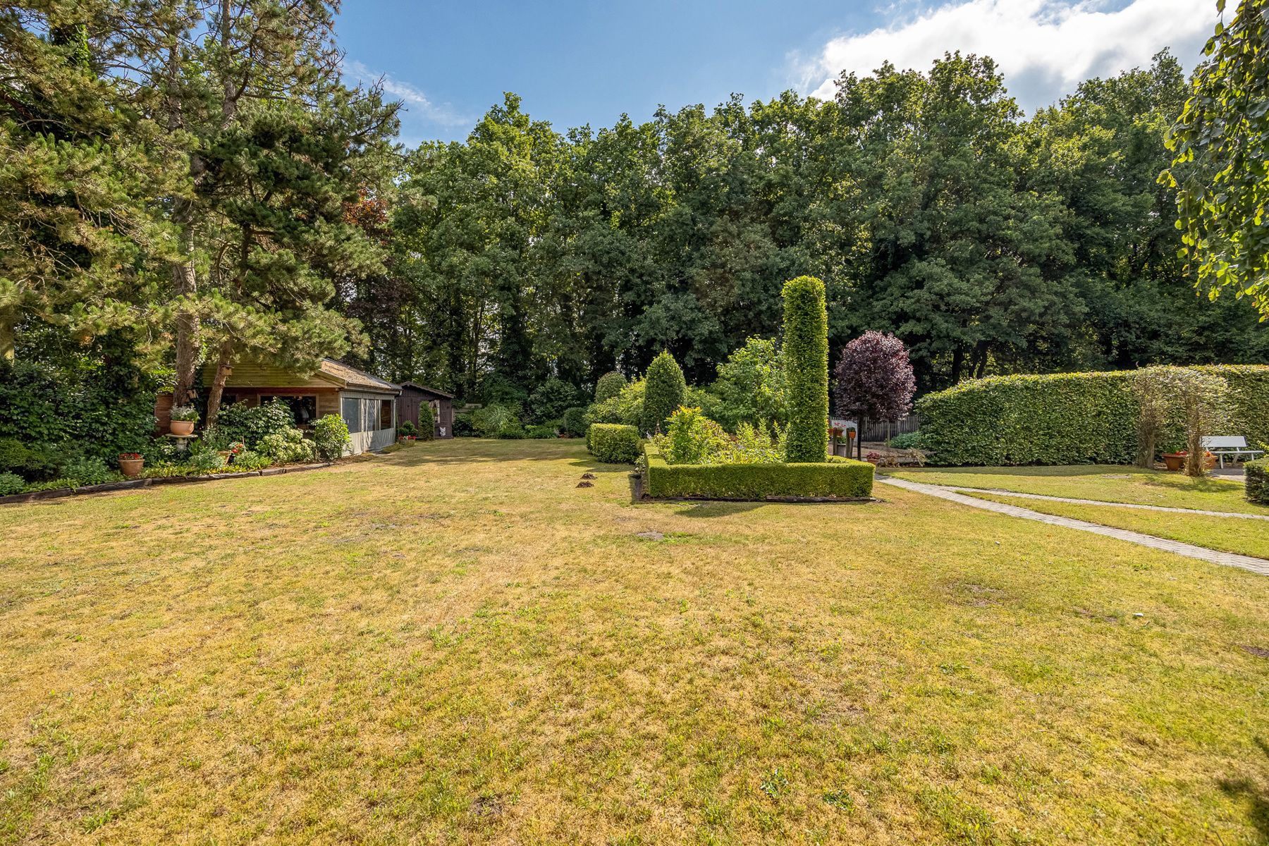 Laagbouwwoning met 4 slaapkamers op een perceel van 2.148m². foto 20