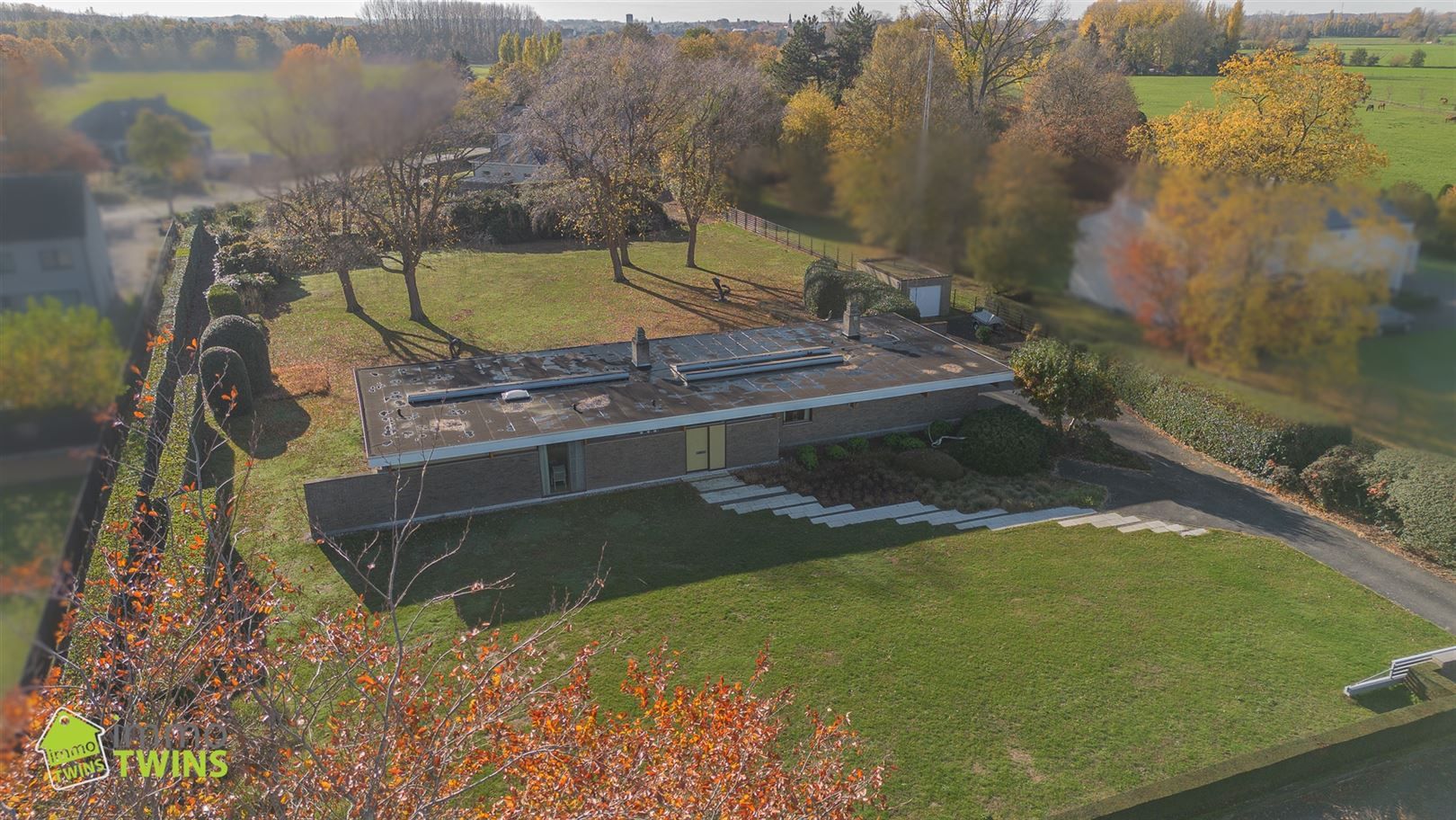 Stijlvolle villa-bungalow op ruim perceel met zuidgerichte tuin  foto 2