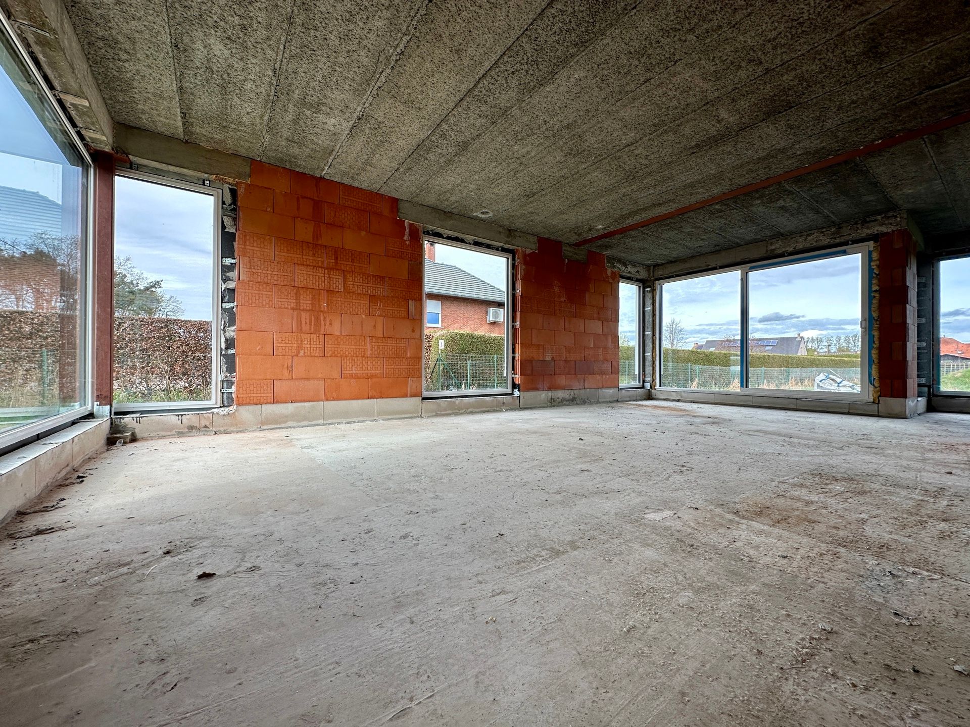 Volledig afgewerkte nieuwbouwwoning met 3 slpk en tuin foto 7