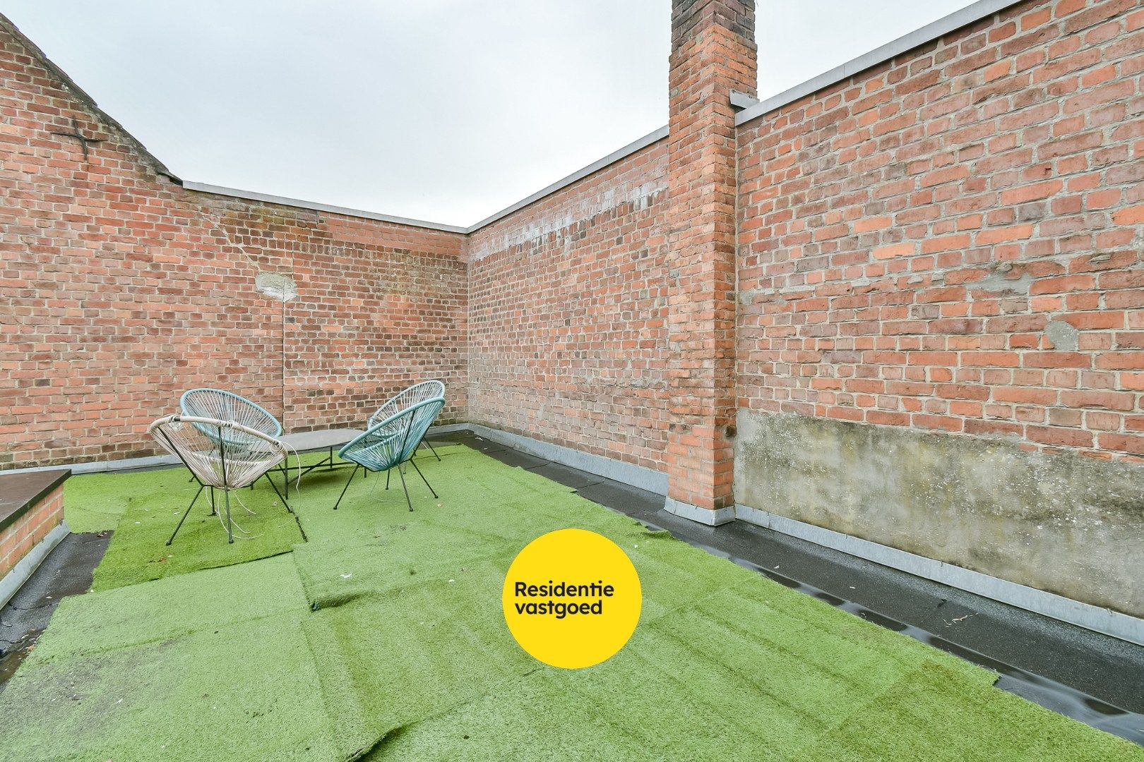 Ruime, centraal gelegen gezinswoning met dakterras en 5 slaapkamers!  foto 14