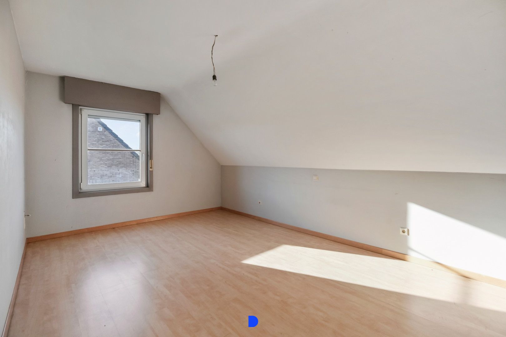 Halfopen woning met tuin in Oekene! foto 11