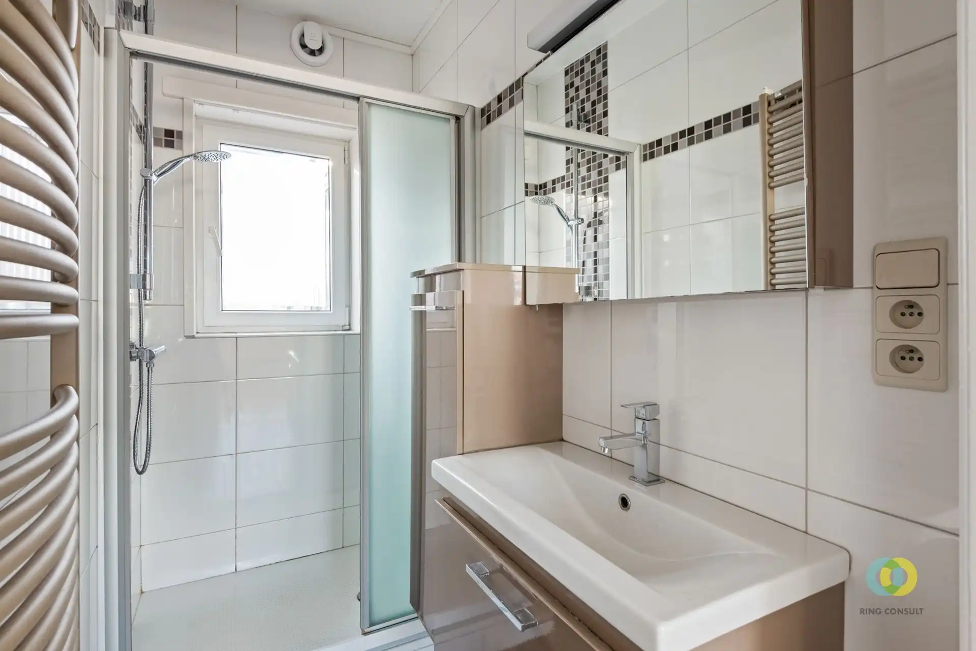 Appartement 2 slaapkamers in klein gebouw foto 9