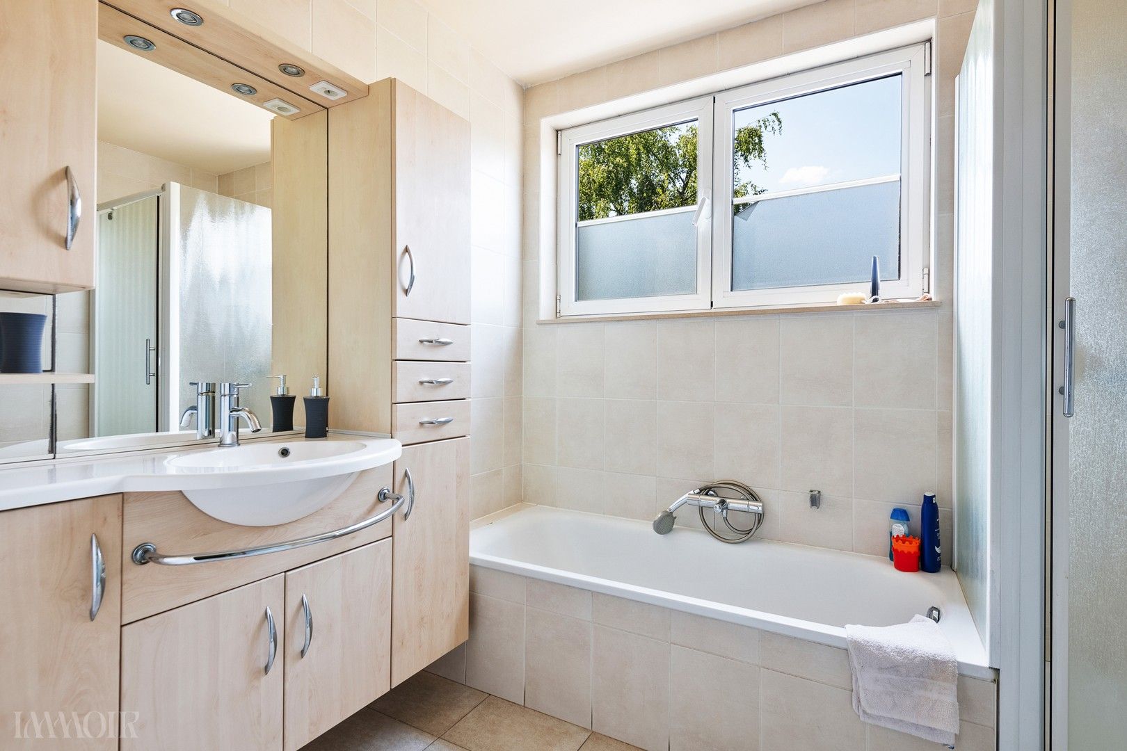Instapklare woning nabij het centrum van Kapellen. foto 15