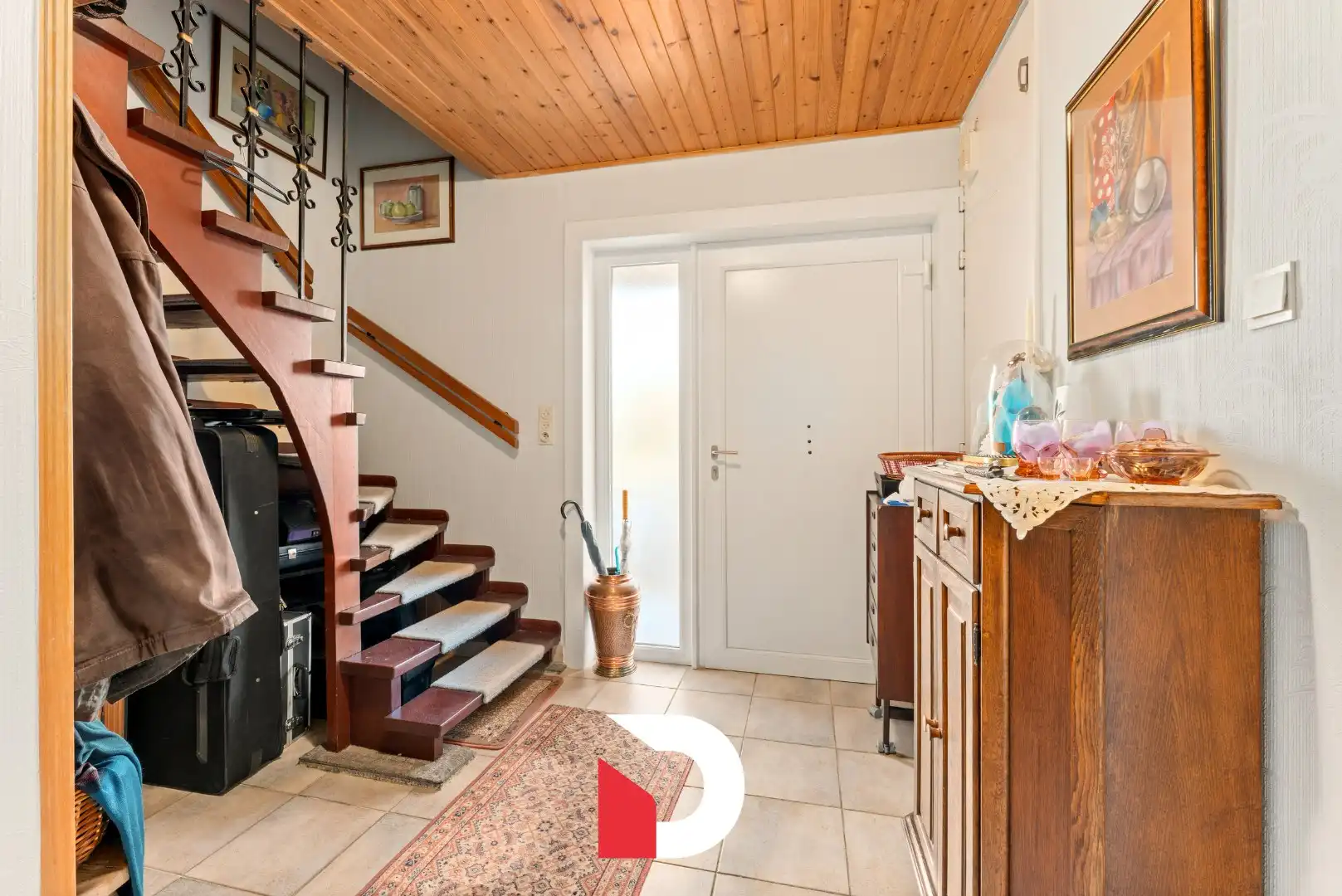 Veelzijdige halfopen woning + atelier op een ruim perceel in een residentiële buurt.  foto 15