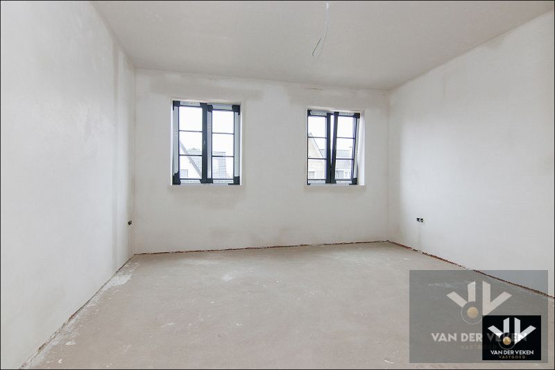 Volledig afgewerkte ruime, moderne nieuwbouwwoning met 3 ruime slaapkamers en een leefzolder van 66 m² (of 2 extra slaapkamers) op een zeer goed bereikbare locatie te Tuilt (Kuringen) foto 17