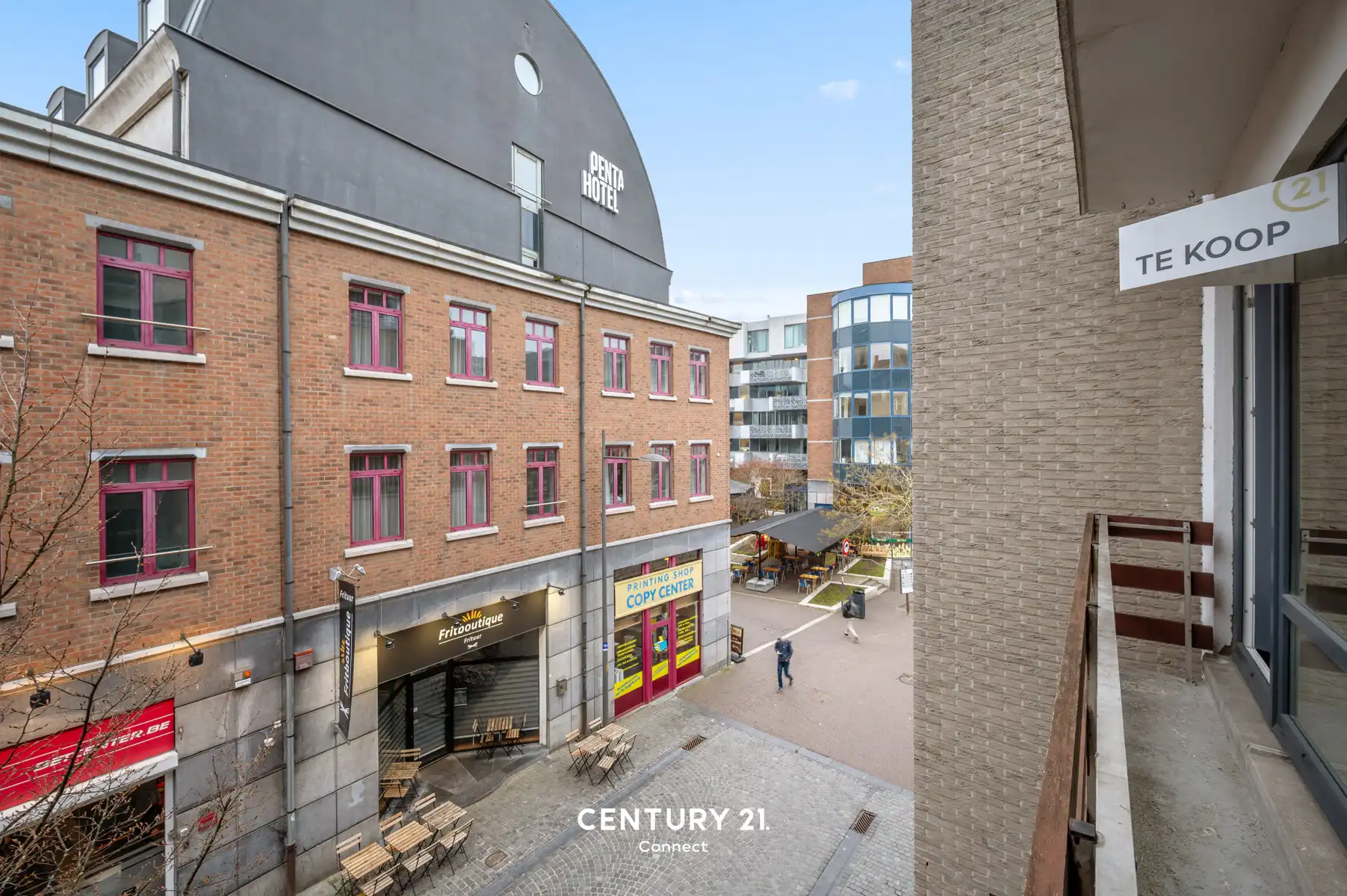 Uiterst ruime studio met balkon te Leuven foto 14