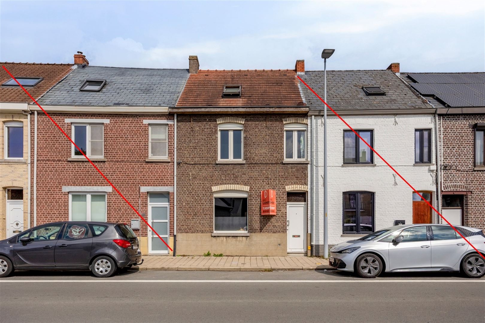 Ruime rijwoning met garage foto {{pictureIndex}}