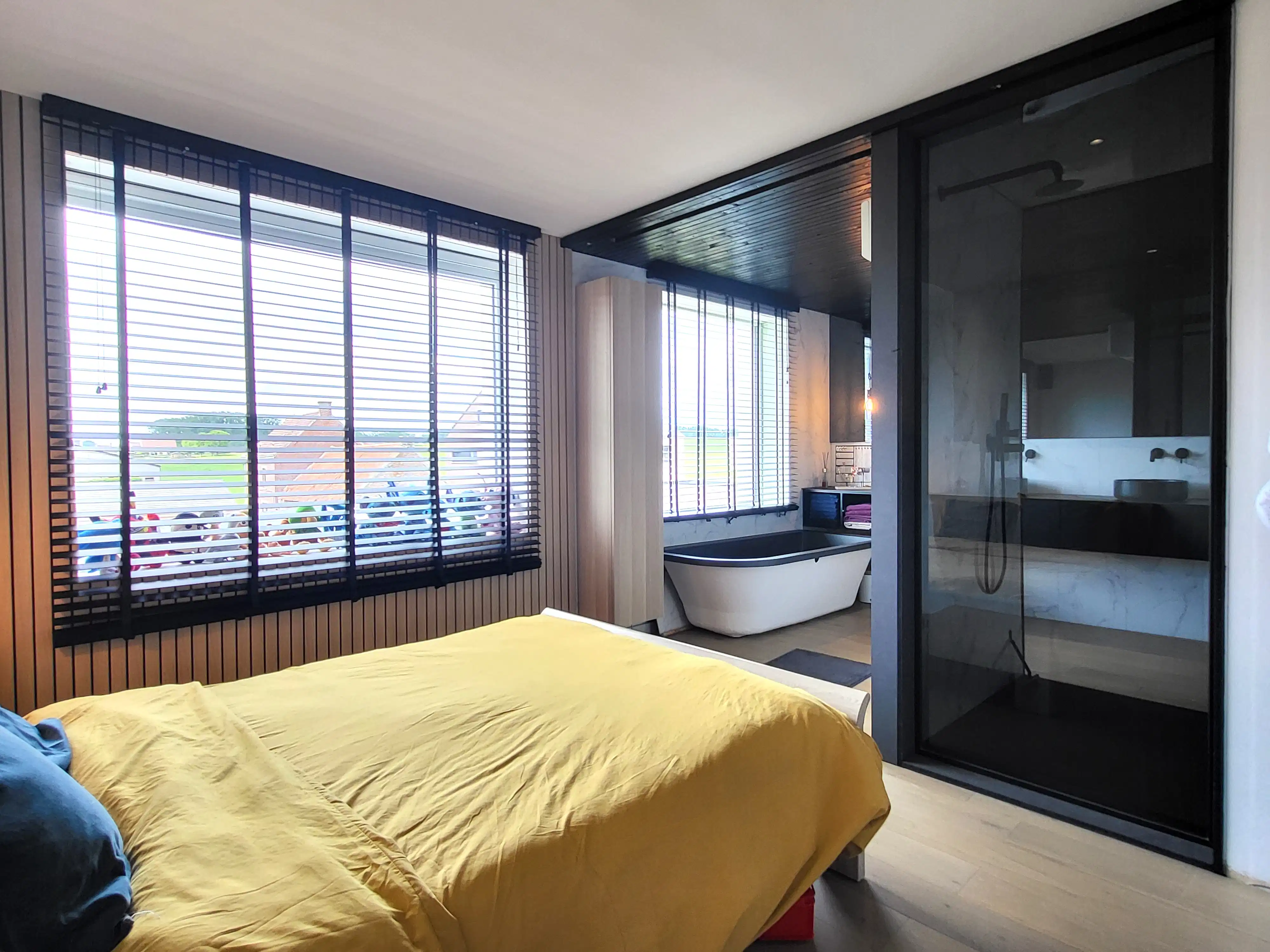 Instapklare en energiezuinige woning die tussen 2021 en 2026 grondig werd gerenoveerd, gelegen in het landelijke Smeerebbe-Vloerzegem. foto 30