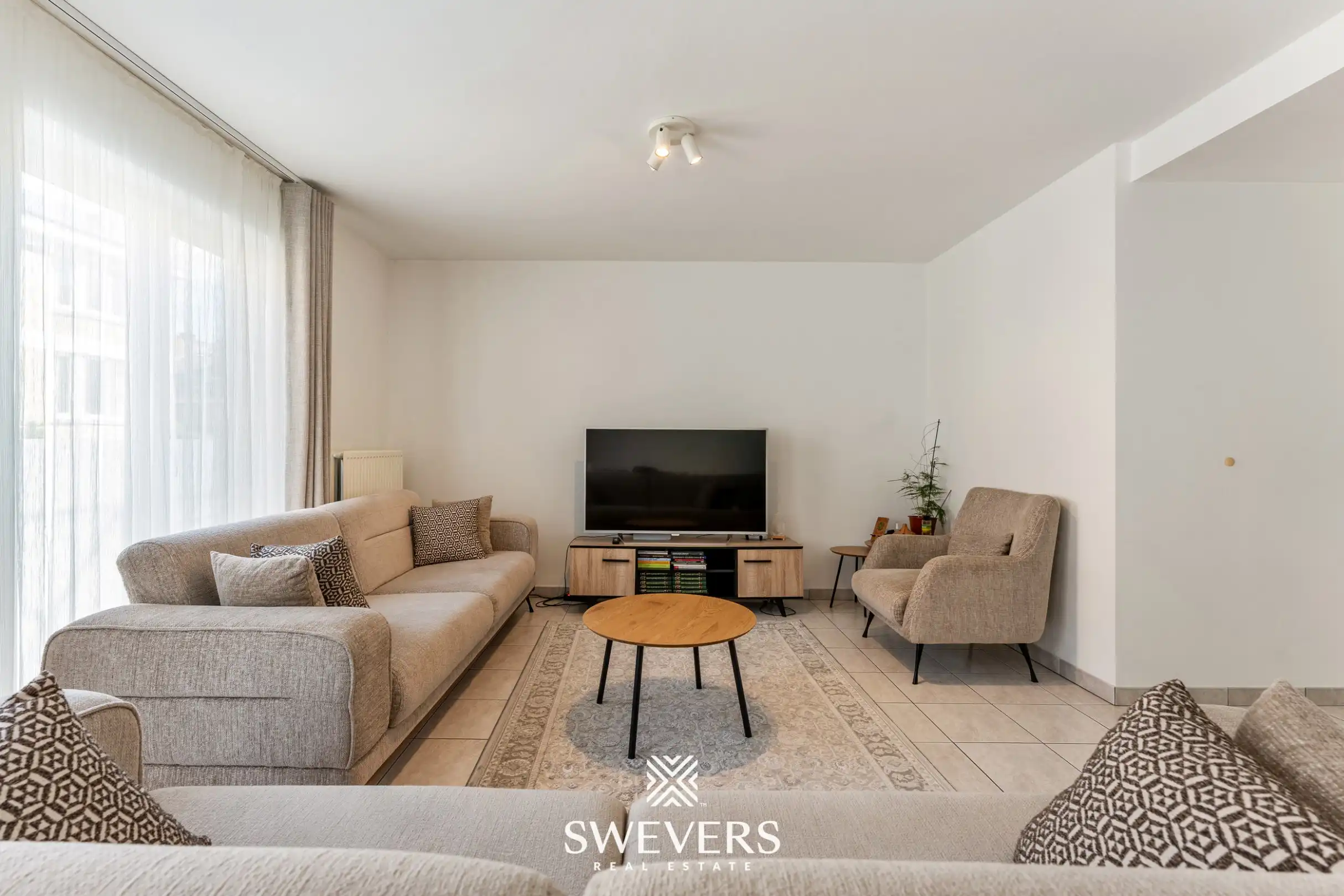 Gerenoveerd 2-slaapkamerappartement met ZW-terras vlak bij Hasselt centrum foto 4