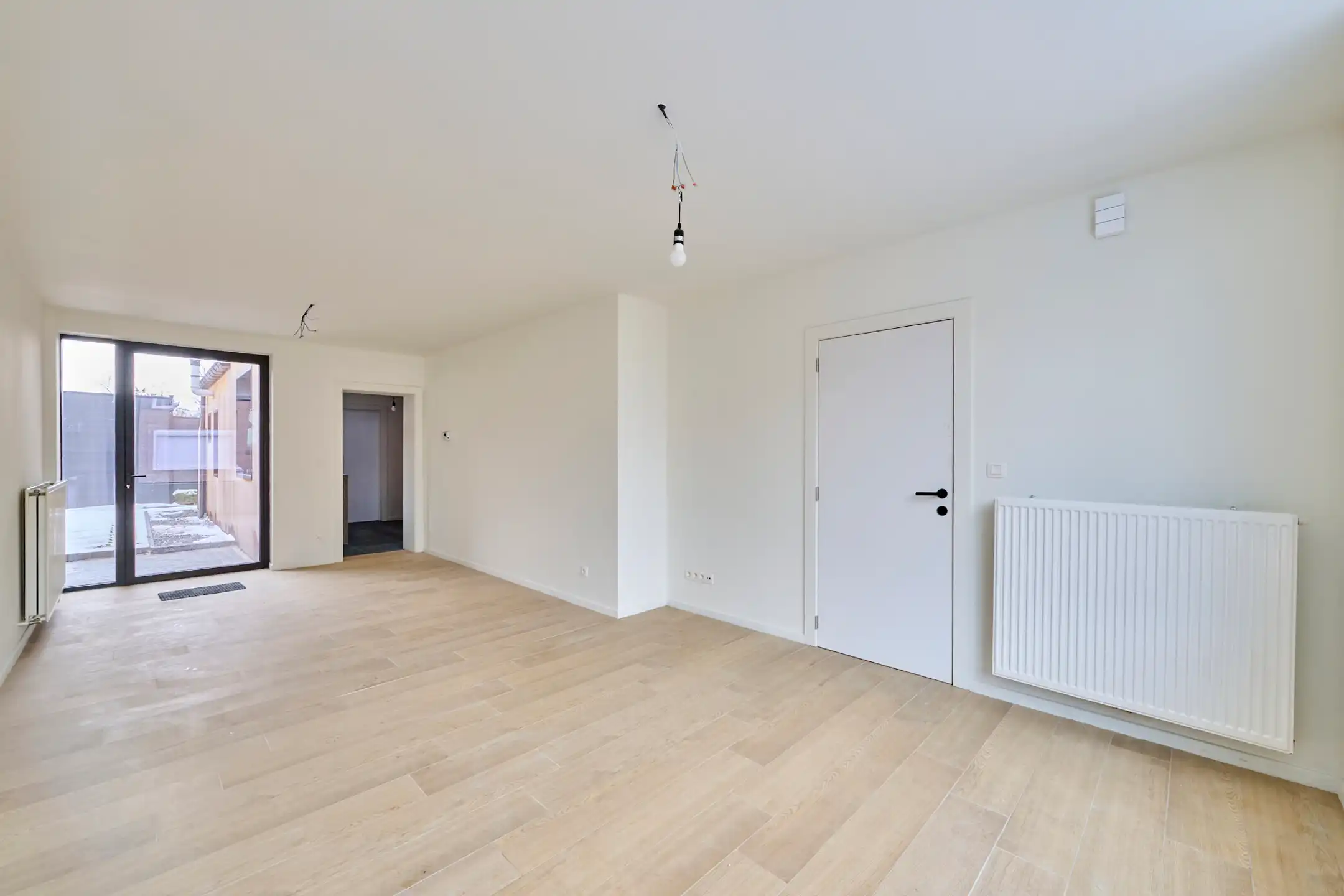 RUIME GERENOVEERDE WONING  foto 3