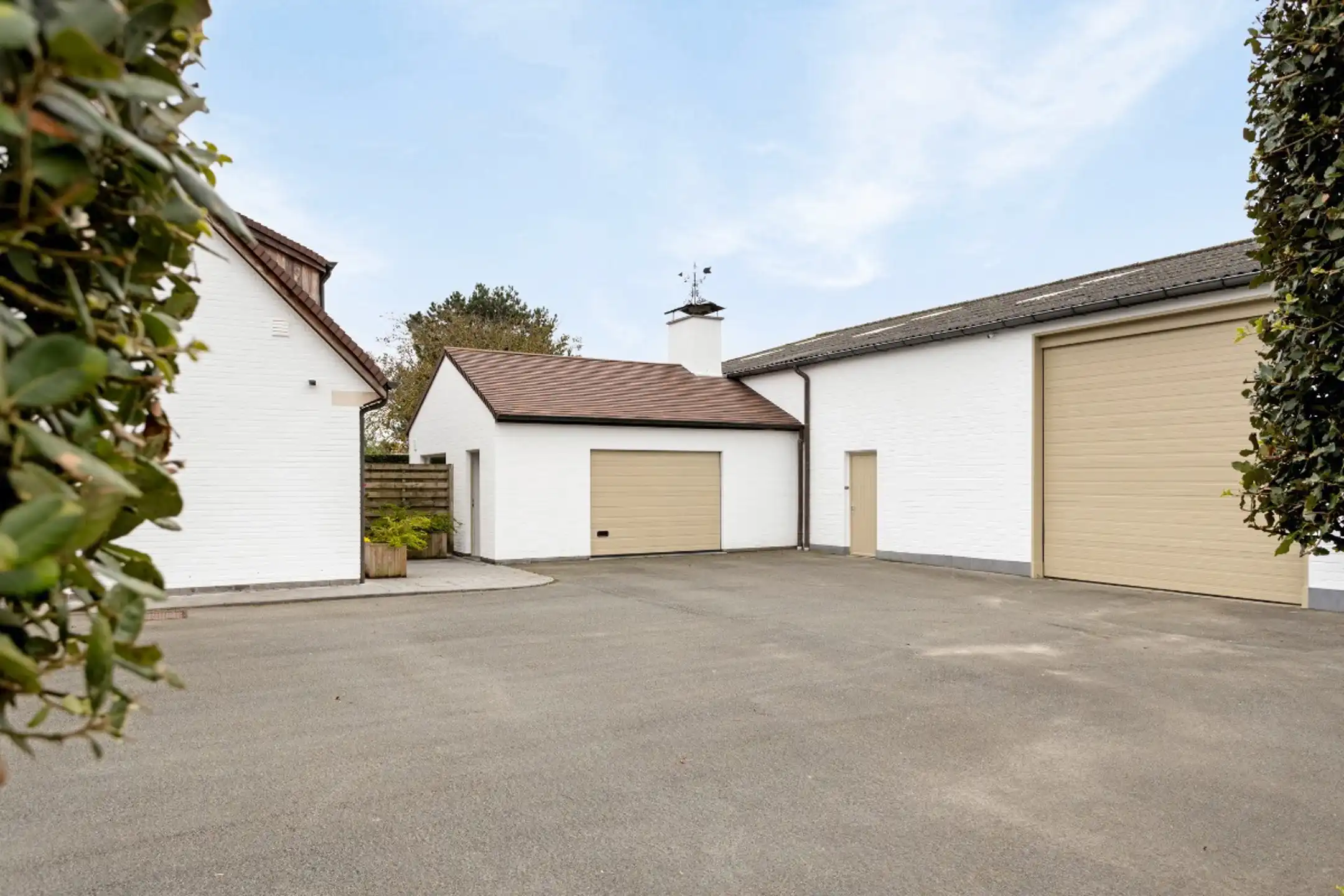 Modern ingerichte villa met loods in Moerkerke foto 6