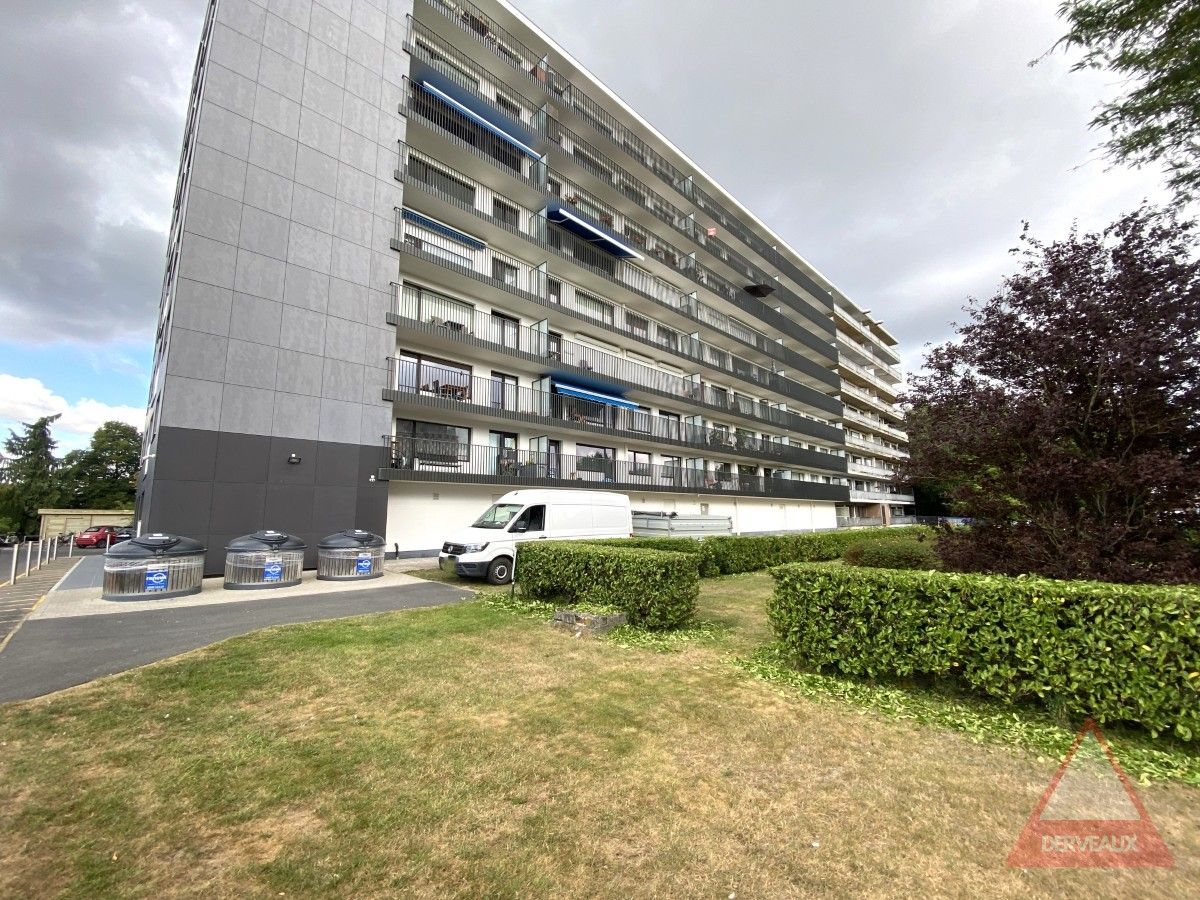Roeselare – Lichtrijk appartement met terras op het 7de verdiep foto 11