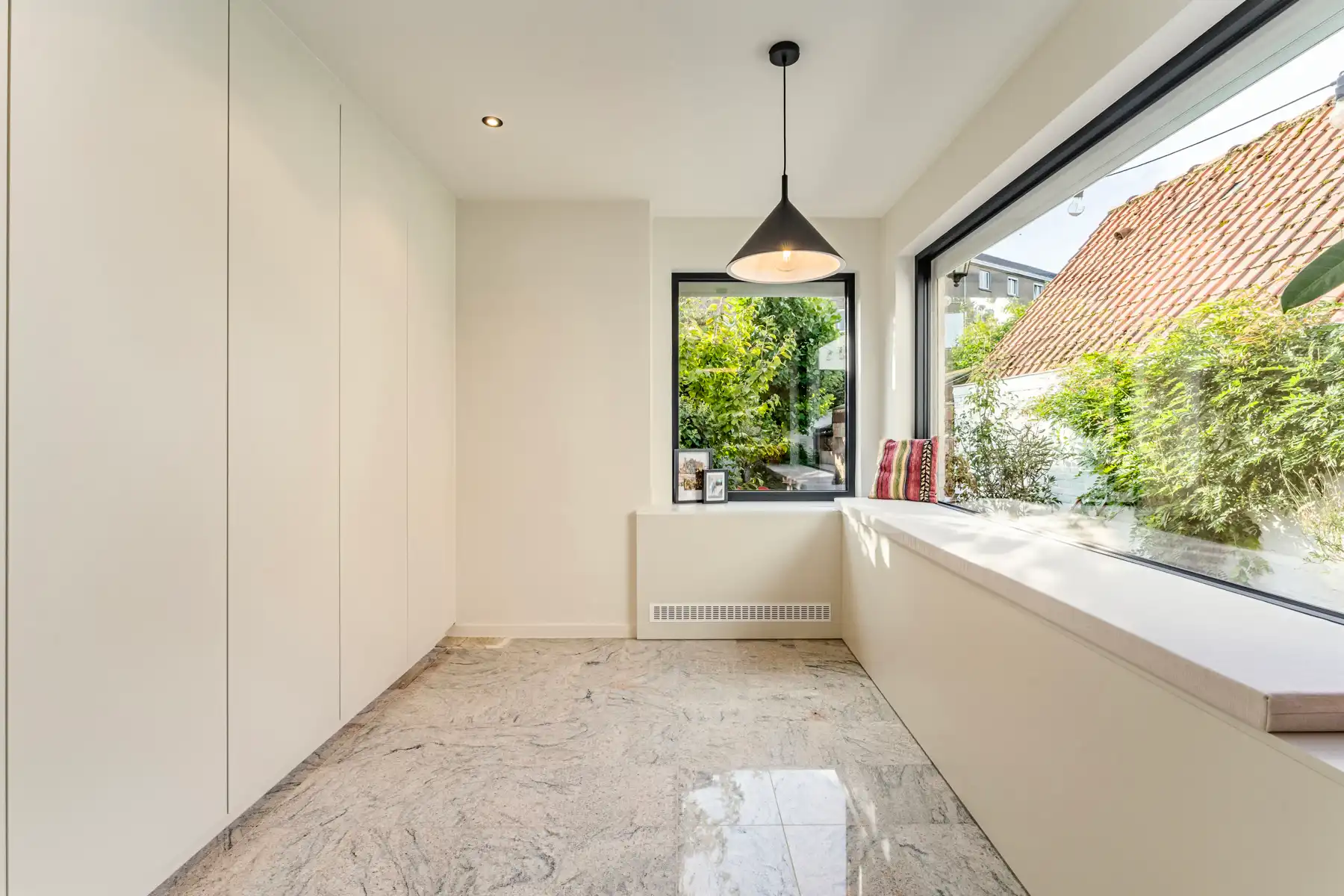 Stijlvol gerenoveerde woning, 3 slaapkamers en zonnige tuin foto 7