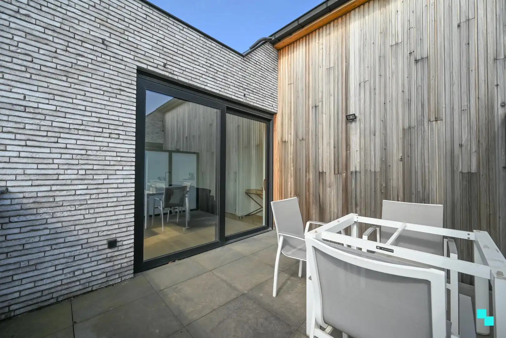 Energiezuinig tweeslaapkamerappartement met terras in Beveren-Leie! foto 4