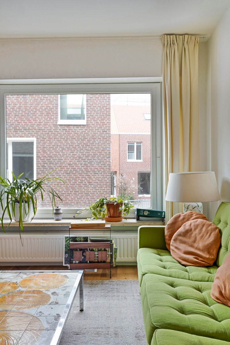 Instapklare stadswoning met grote garage ! foto 6