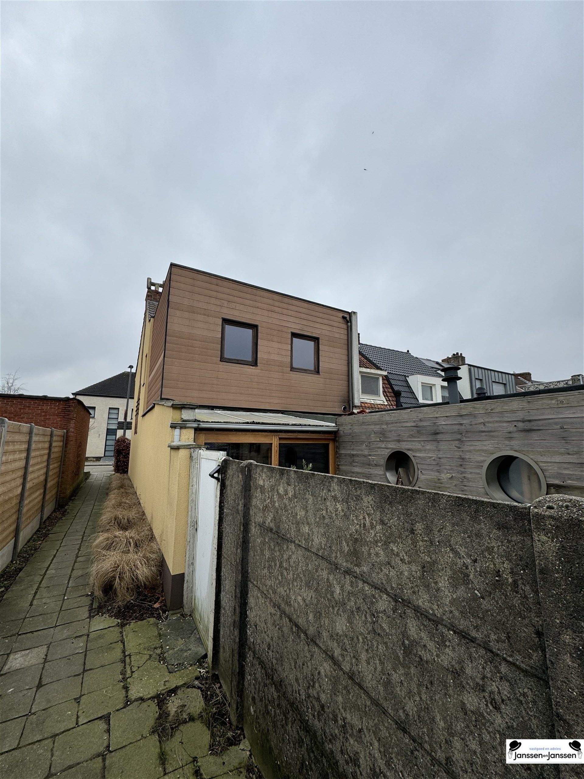 Gerenoveerde gezinswoning met 4 slaapkamers in Wilrijk  foto 24